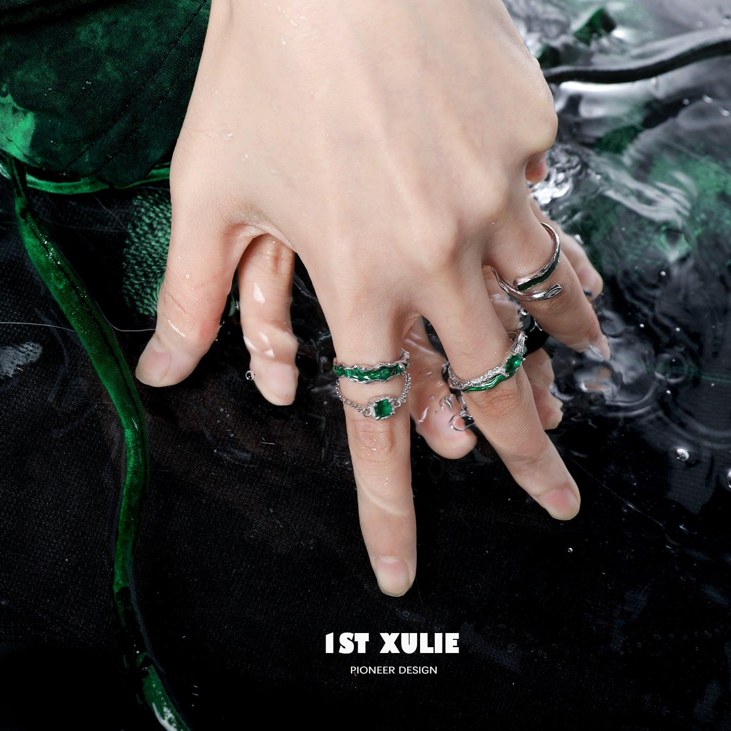Slytherin House Sterling Silver Chain Zirconia Adjustable Opening Ring - Elegant Harry Potter Jewelry for Fans, Gift for Witches & Wizards - Perfect for Cosplay, Halloween Costume & Everyday Wear