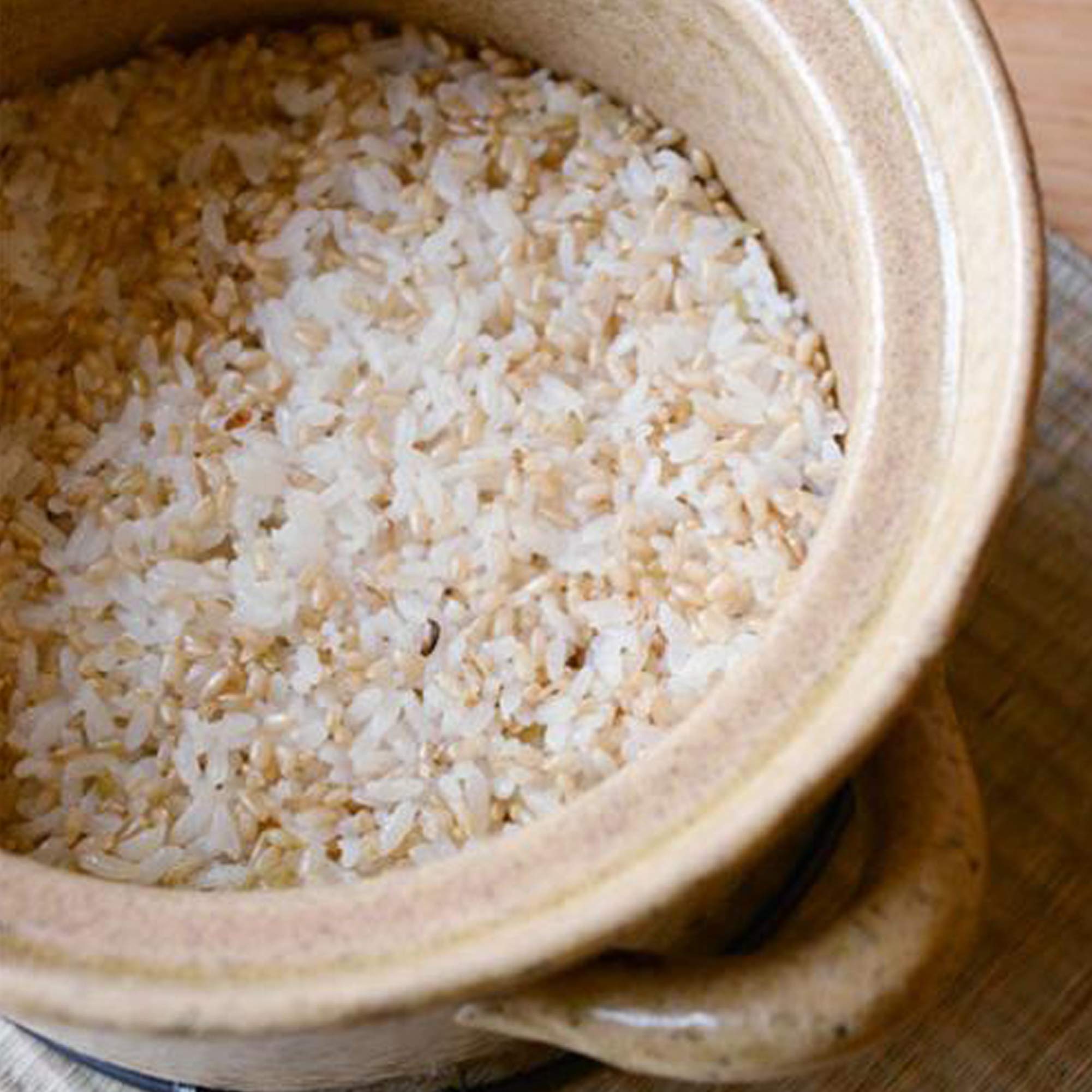Premium Japanese Donabe Clay Rice Cooker Pot - 3 Go (2200cc) Traditional White Ceramic for Perfect Stovetop Rice, Hot Pot & Stews - Ideal for Home Cooking & Japanese Cuisine