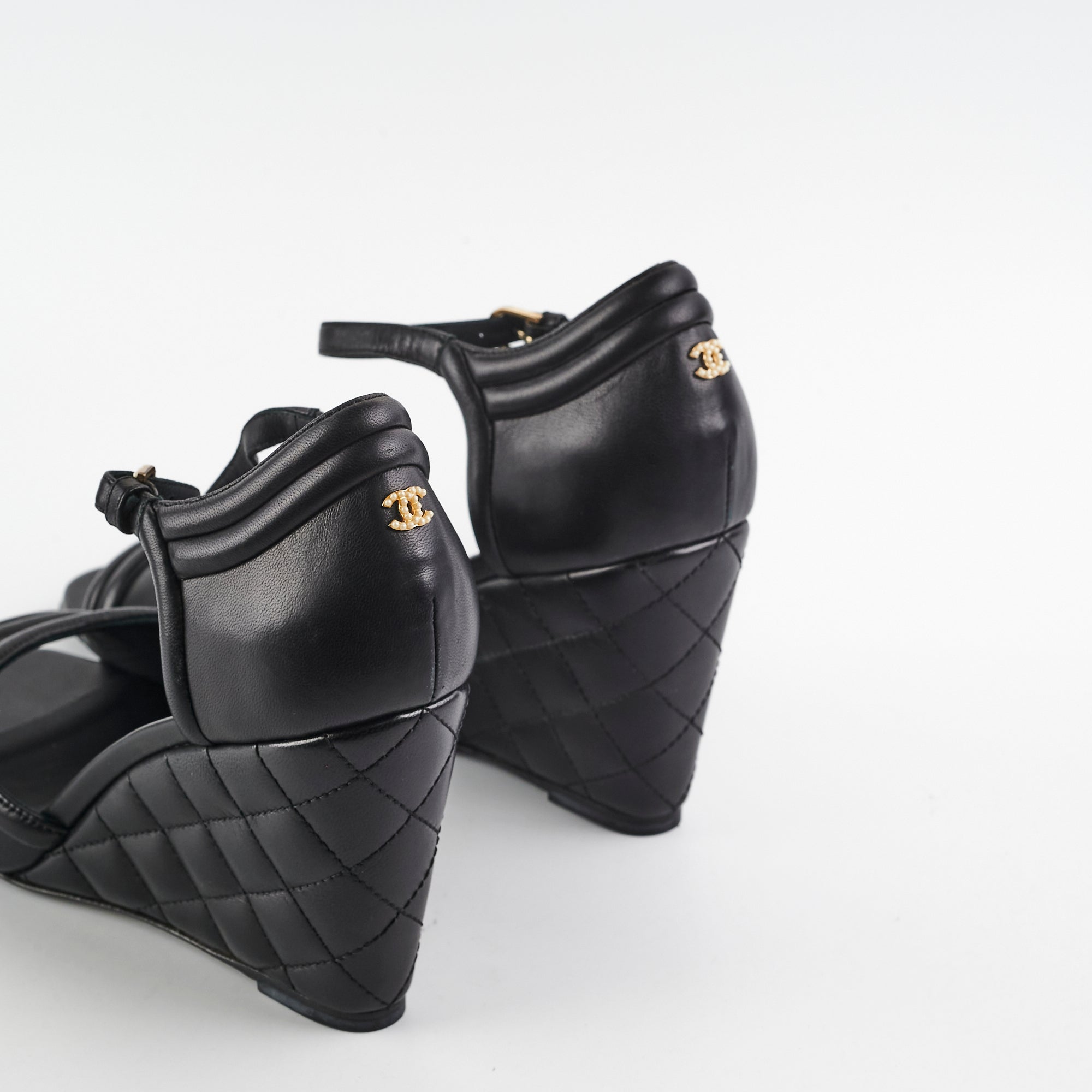 Chanel Quilted Black Leather Sandals Women's Size 40 - Luxury Designer Shoes for Summer Outfits & Beach Vacations