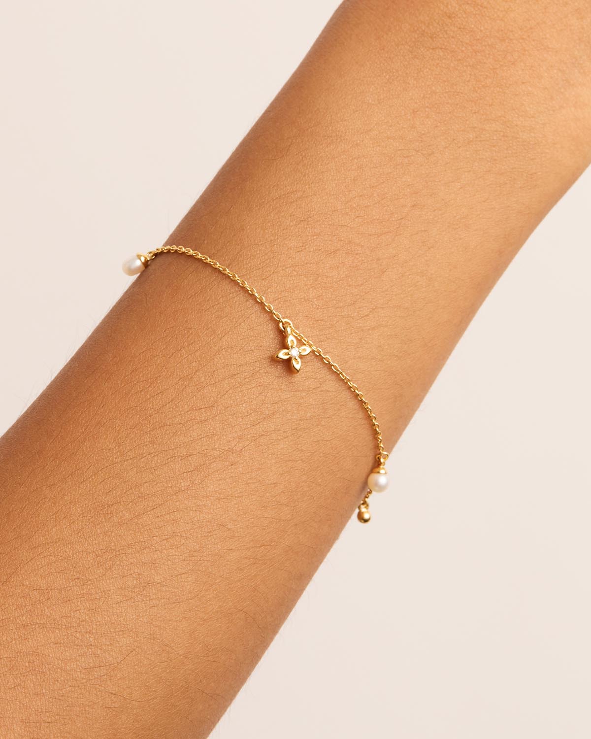 18K Gold Vermeil Live in Peace Bracelet - Dainty Adjustable Peace Symbol Jewelry for Women - Perfect for Everyday Wear, Gifts & Spiritual Healing