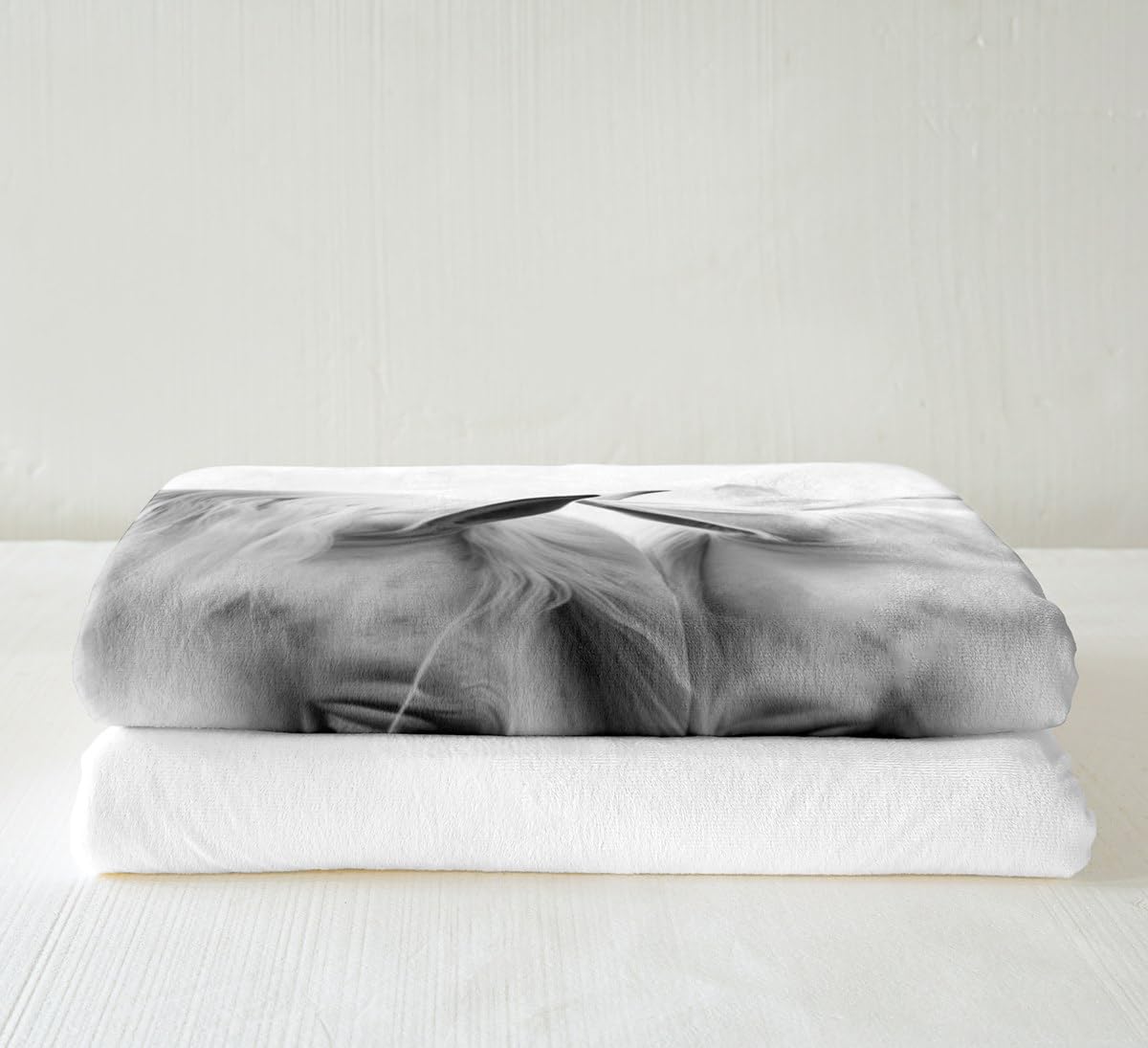 Two Horses Print Sherpa Fleece Blanket - White Racing Steed Throw Blanket, Soft Fuzzy Cozy Blanket for Bed & Couch, Queen Size (90x90 Inches) - Perfect for Winter Warmth, Home Decor & Gift Giving