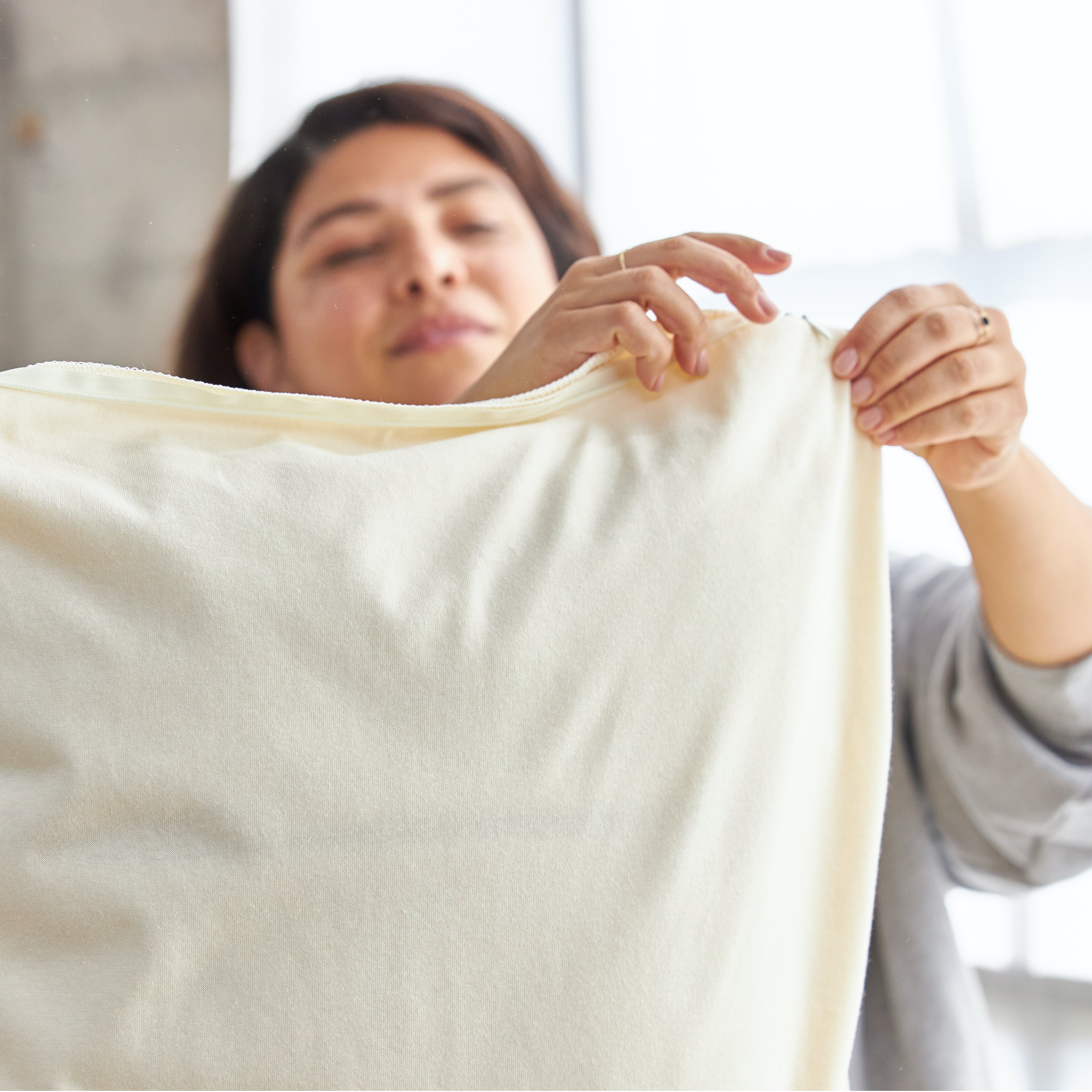 Organic Waterproof Pillow Protector - Hypoallergenic & Breathable Mattress Cover for Bedding Protection - Perfect for Allergies, Sweat & Dust Mite Prevention (Queen Size)