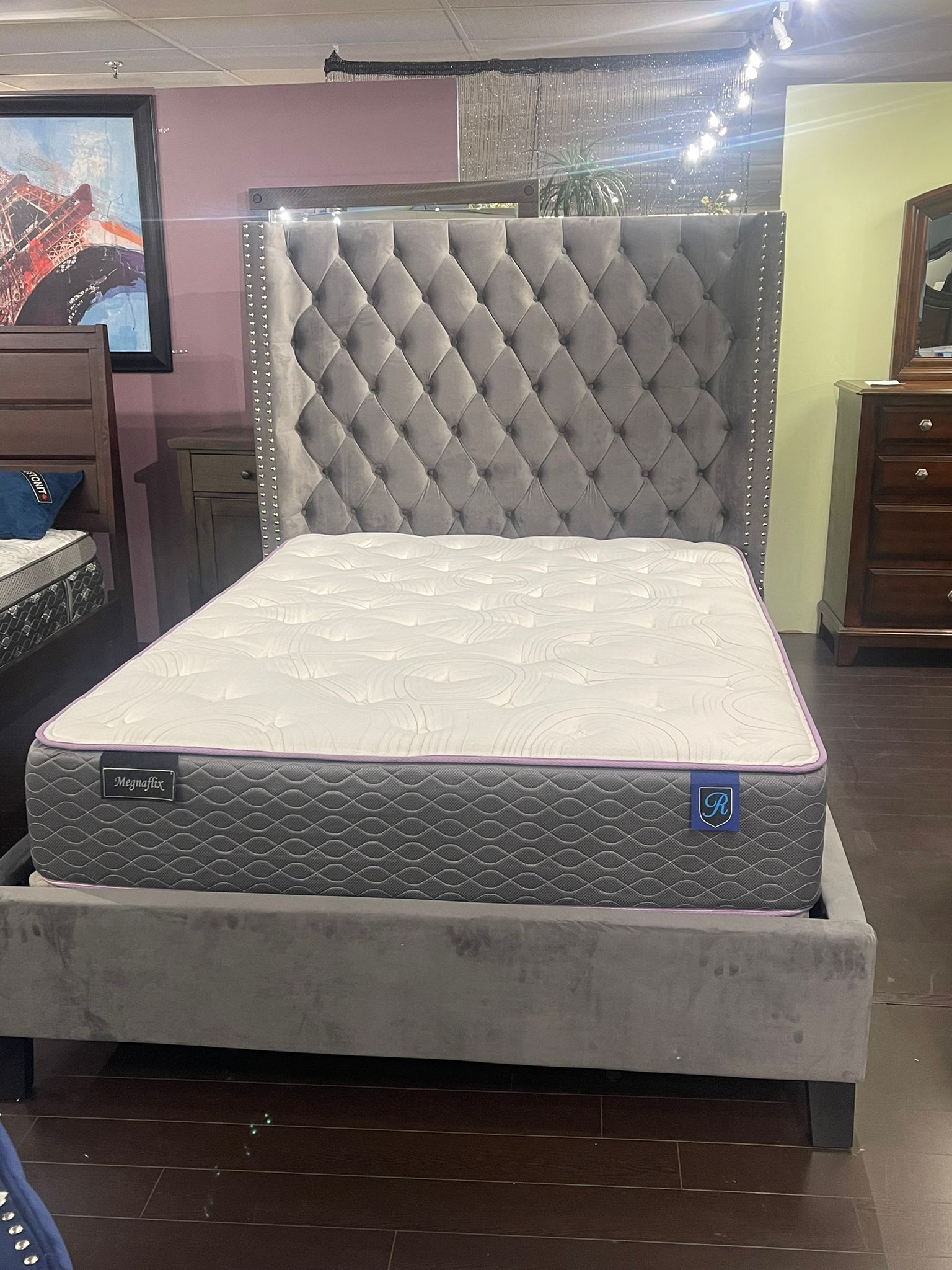 Luxury Grey Velvet Tufted Tall Headboard Queen/King Size Bed Frame - Elegant Upholstered Bedroom Furniture for Master Suite & Guest Room Decor