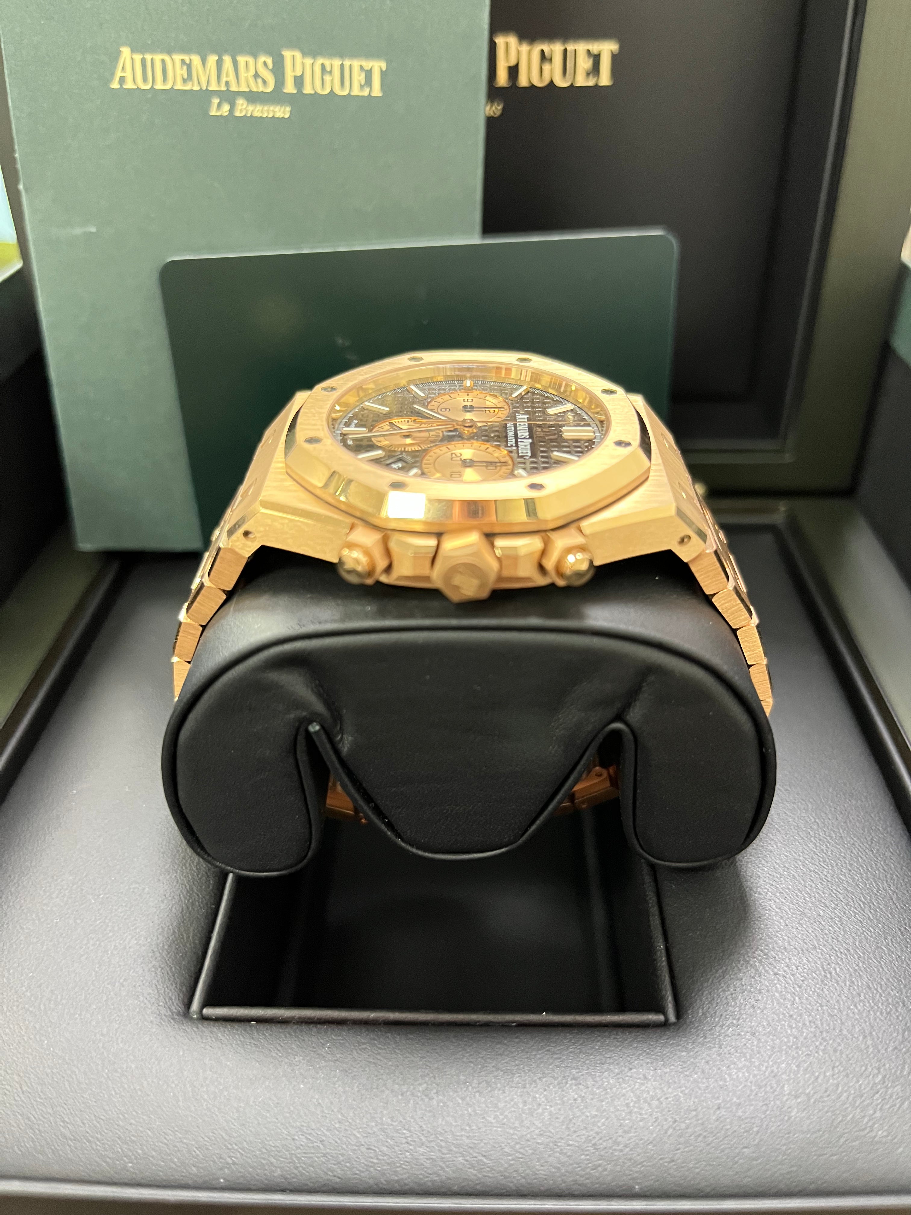 Audemars Piguet Royal Oak Selfwinding Chronograph Watch - 18K Rose Gold Case, Chocolate Dial with Rose Gold Subdials (Ref#26331OR.OO.D821CR.01) | Luxury Swiss Timepiece for Men, Perfect for Business Meetings & Formal Events