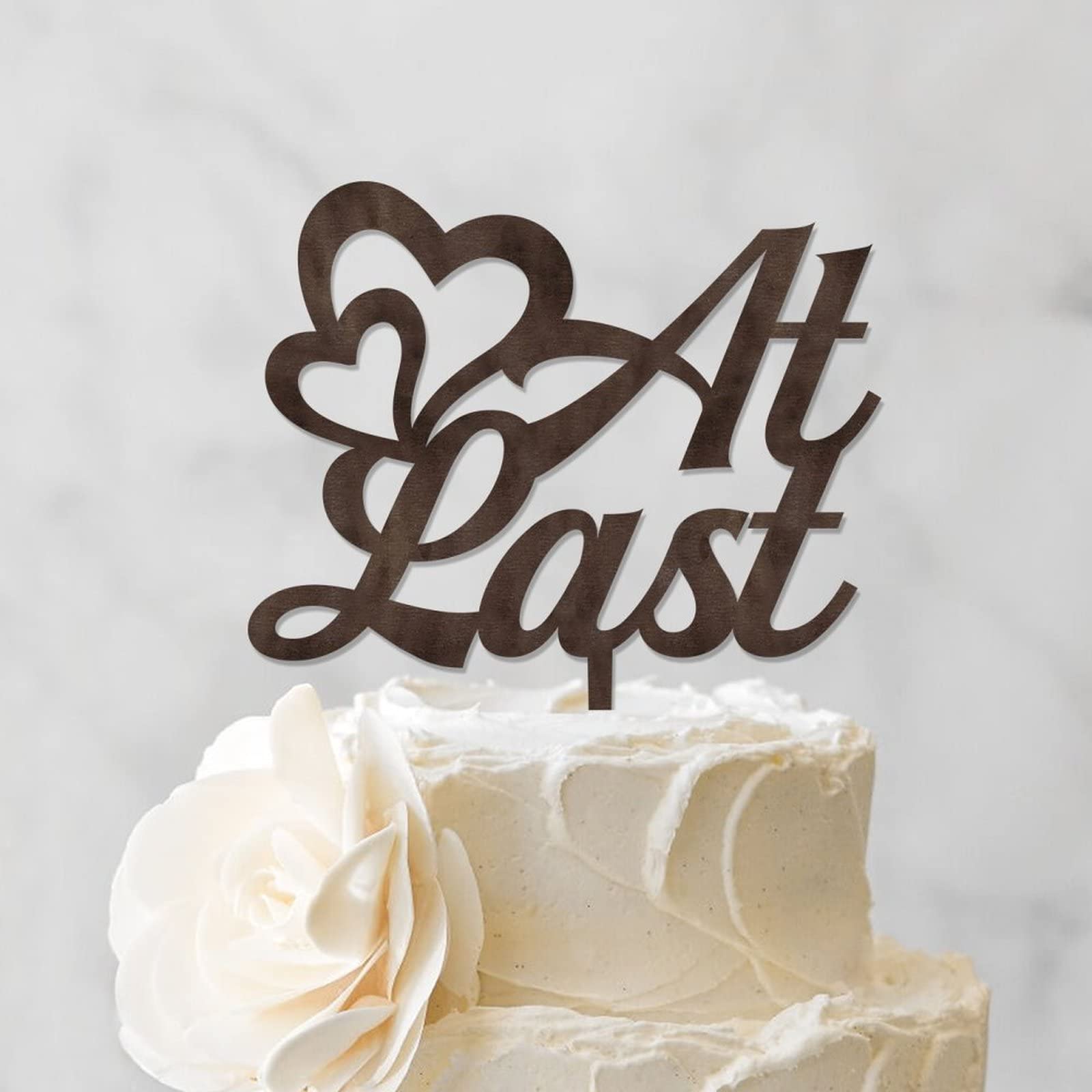 Rustic Wedding Cake Topper - Personalized Bride & Groom Cake Decor with Custom Last Name - Wooden Brown Engagement Gift for Couples - Romantic Love Quotes - Perfect for Wedding, Anniversary & Engagement Cakes