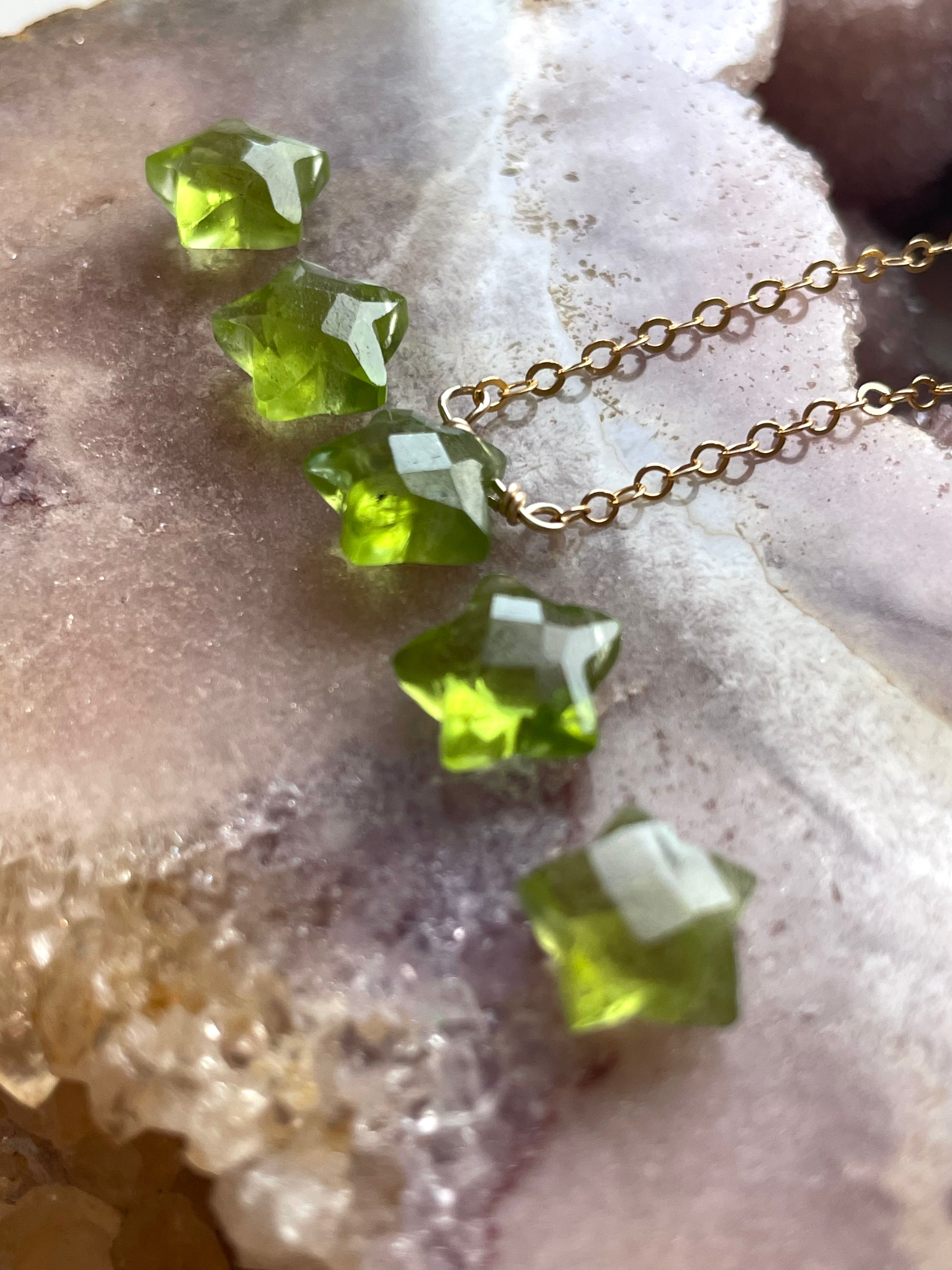 Peridot Star Necklace - August Birthstone Jewelry for Women | Elegant Zodiac Pendant Gift for Birthday, Anniversary & Special Occasions