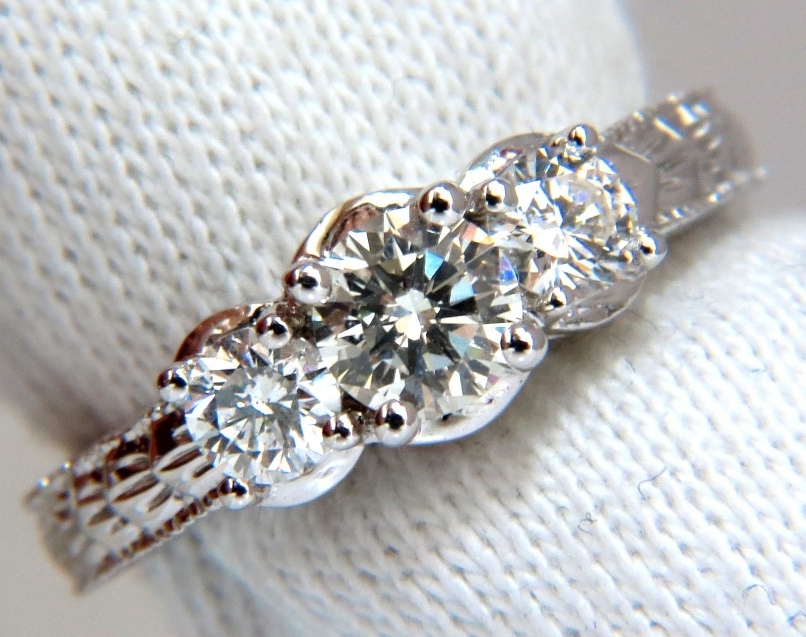 1.09CT Natural Round Brilliant Diamond Ring - Classic Three Stone Engagement Ring for Women, Wedding, Proposal, Anniversary Gift (Ideal for Bridal, Valentine's Day & Special Occasions)