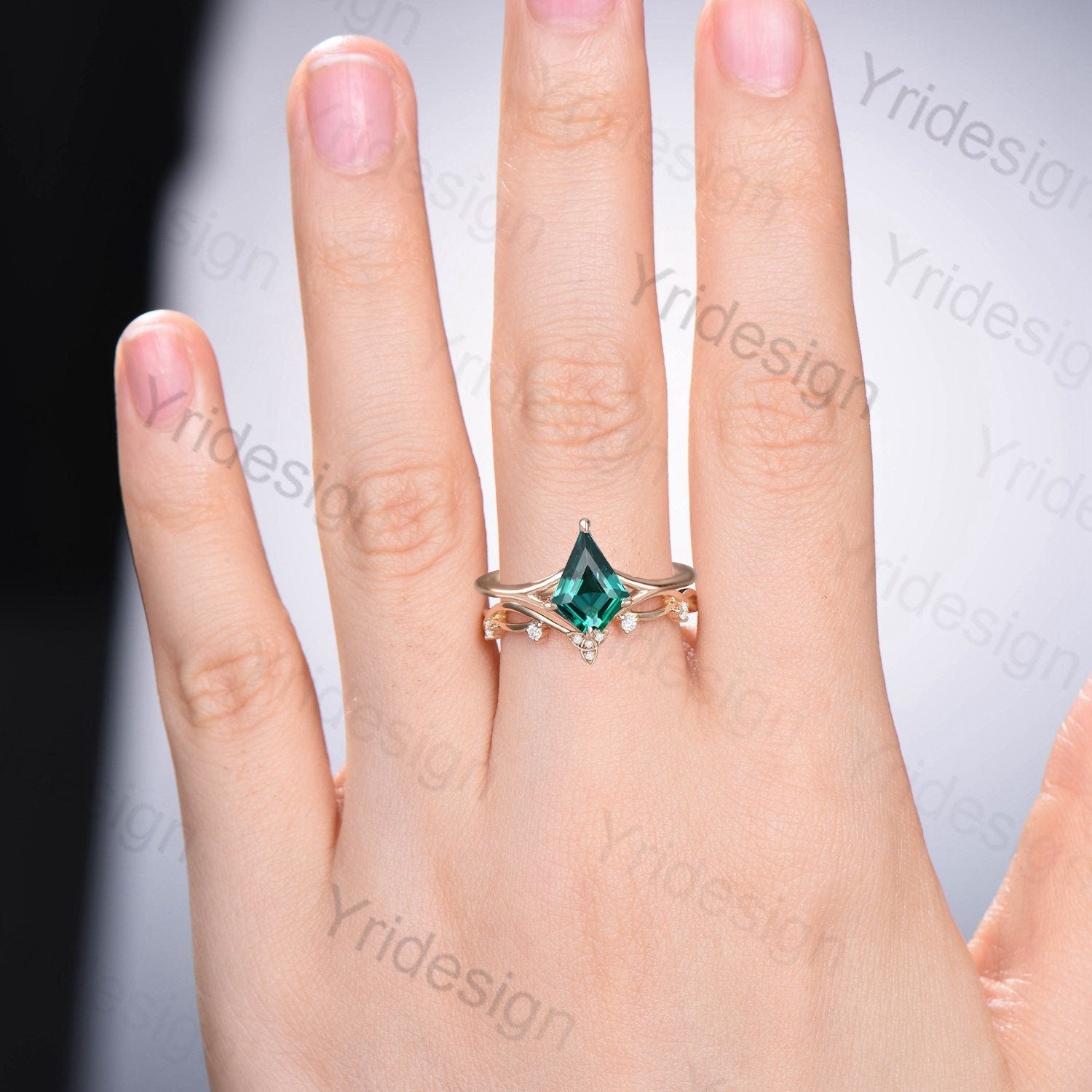 Elegant Kite-Cut Emerald Wedding Ring Set | Solitaire Split Shank Engagement Ring | Floral Moissanite Bridal Jewelry for Women | Perfect for Proposals, Anniversaries & Special Occasions
