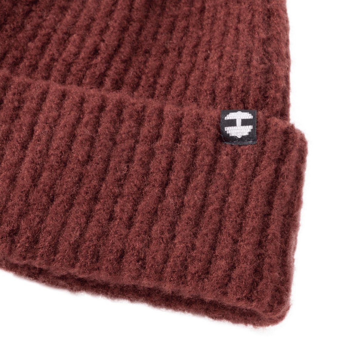 Better Bodies Stockholm Beanie - Soft Winter Knit Hat for Men & Women, Warm Fleece Lined Skull Cap, Maroon - Perfect for Skiing, Snowboarding & Outdoor Activities