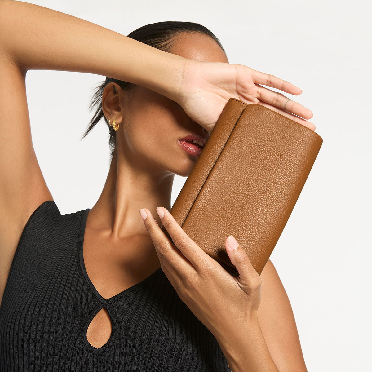Premium Genuine Leather Remnant Wallet in Camel Color - Slim & Durable RFID Blocking Bifold Wallet for Men - Perfect for Everyday Carry, Travel & Business