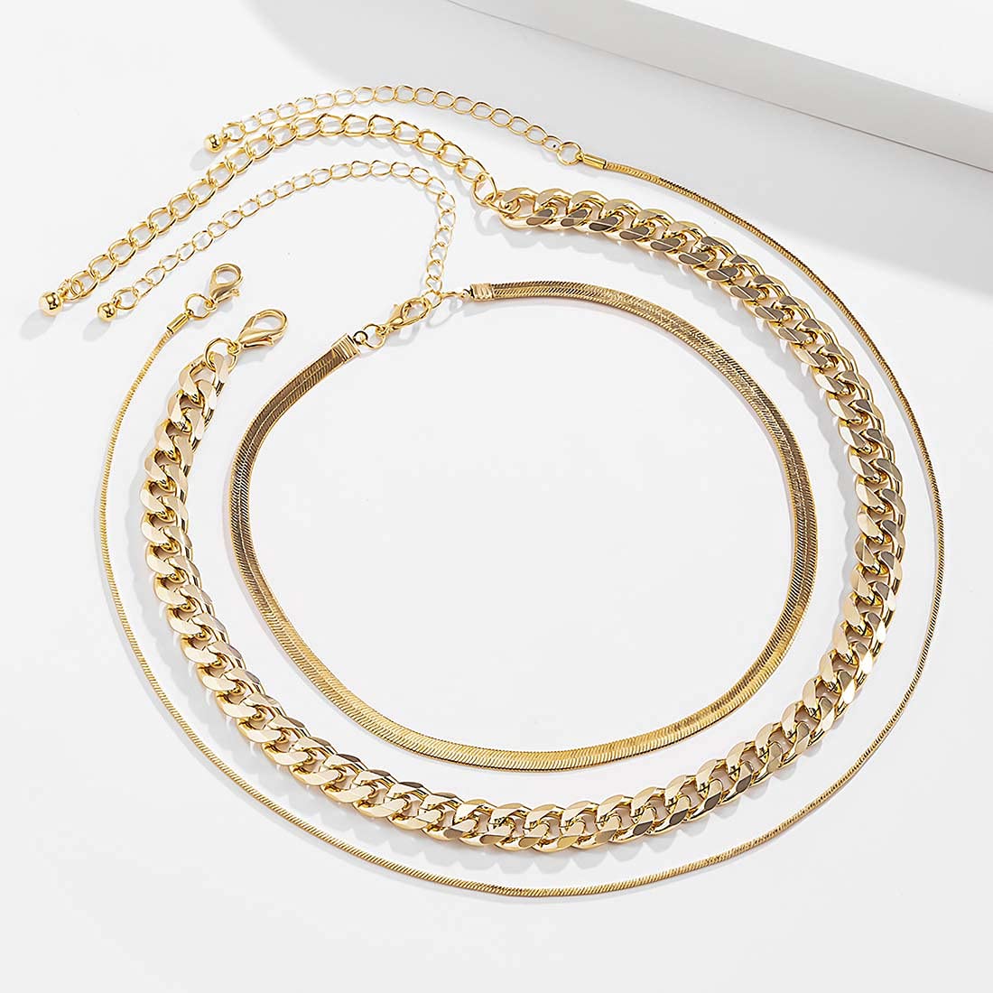 Punk Layered Snake Choker Necklace for Women - Gold Thick Chunky Twist Circle Chain Jewelry, Adjustable Gothic Necklace for Party, Halloween, Cosplay & Everyday Wear