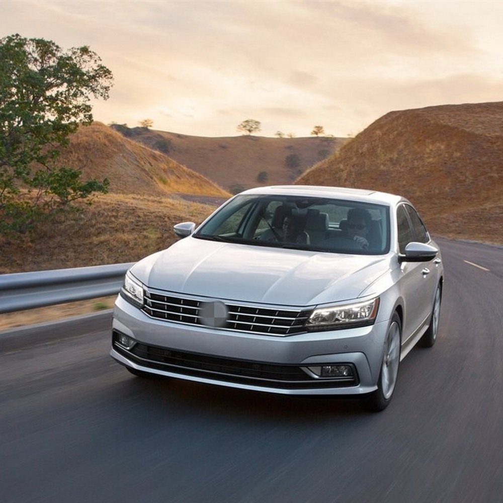 Volkswagen Passat 2016-2017 LED Daytime Running Lights (DRL) with Yellow Turn Signal - Durable Fog Lamps for Enhanced Visibility & Safety - Perfect for Night Driving and Low Visibility Conditions