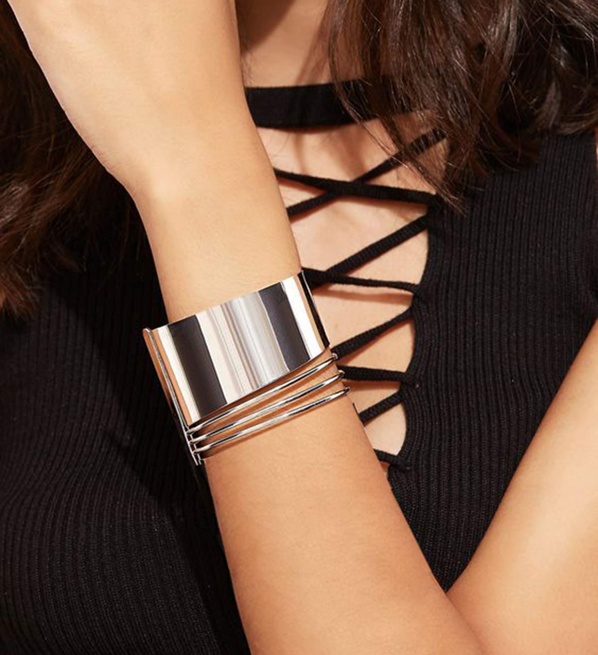 RIOSO 4-Pack Gold Open Cuff Bangle Bracelets for Women - Adjustable Wide Wire Wrap Wrist Cuffs for Party, Wedding & Everyday Fashion Accessories