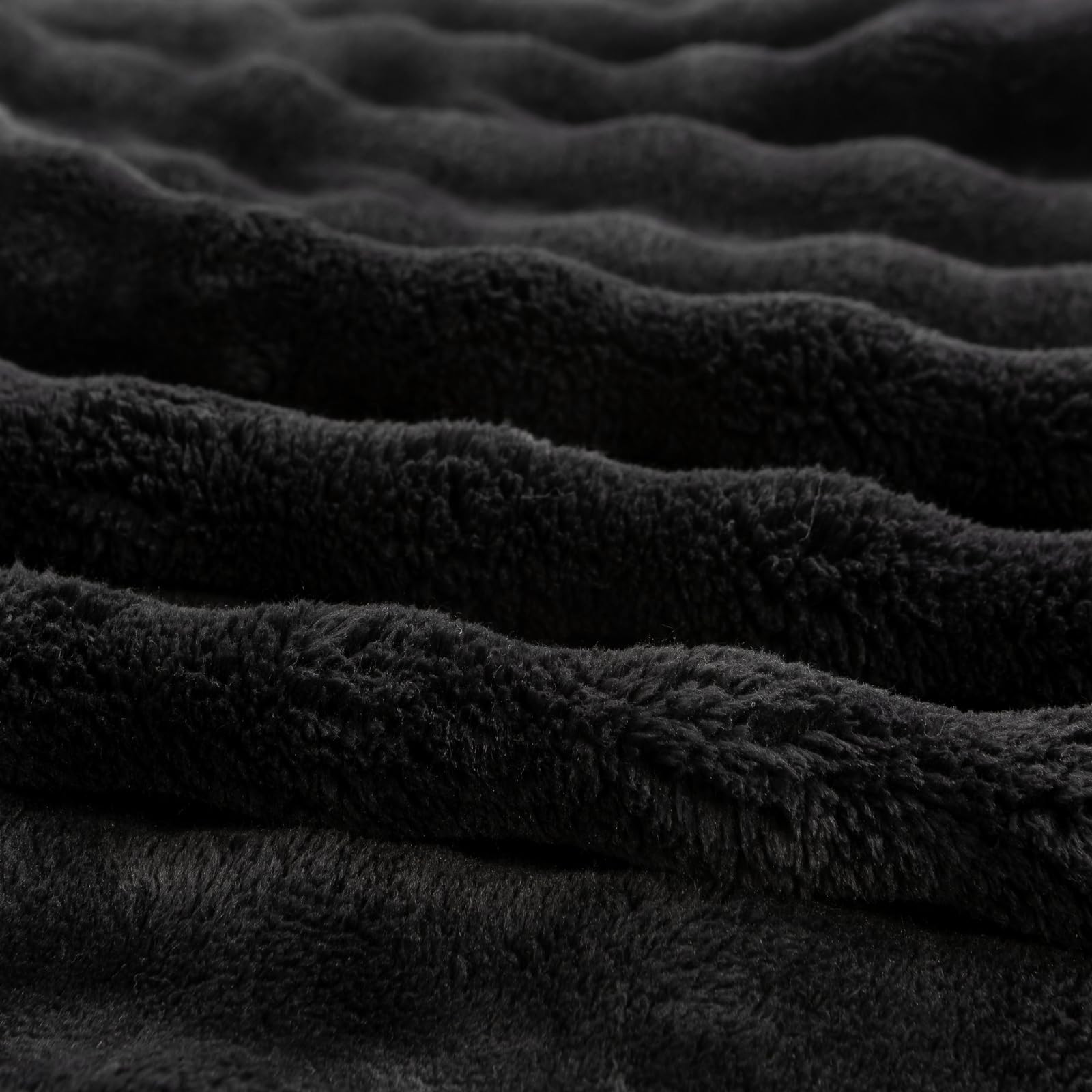 YUSOKI Faux Fur Twin Blanket with 3D Bubbles - Ultra Soft Cozy Fuzzy Throw Blanket for Couch, Sofa & Chair - 60x80 Inches Black - Perfect for Home Décor, Gifts & Winter Warmth