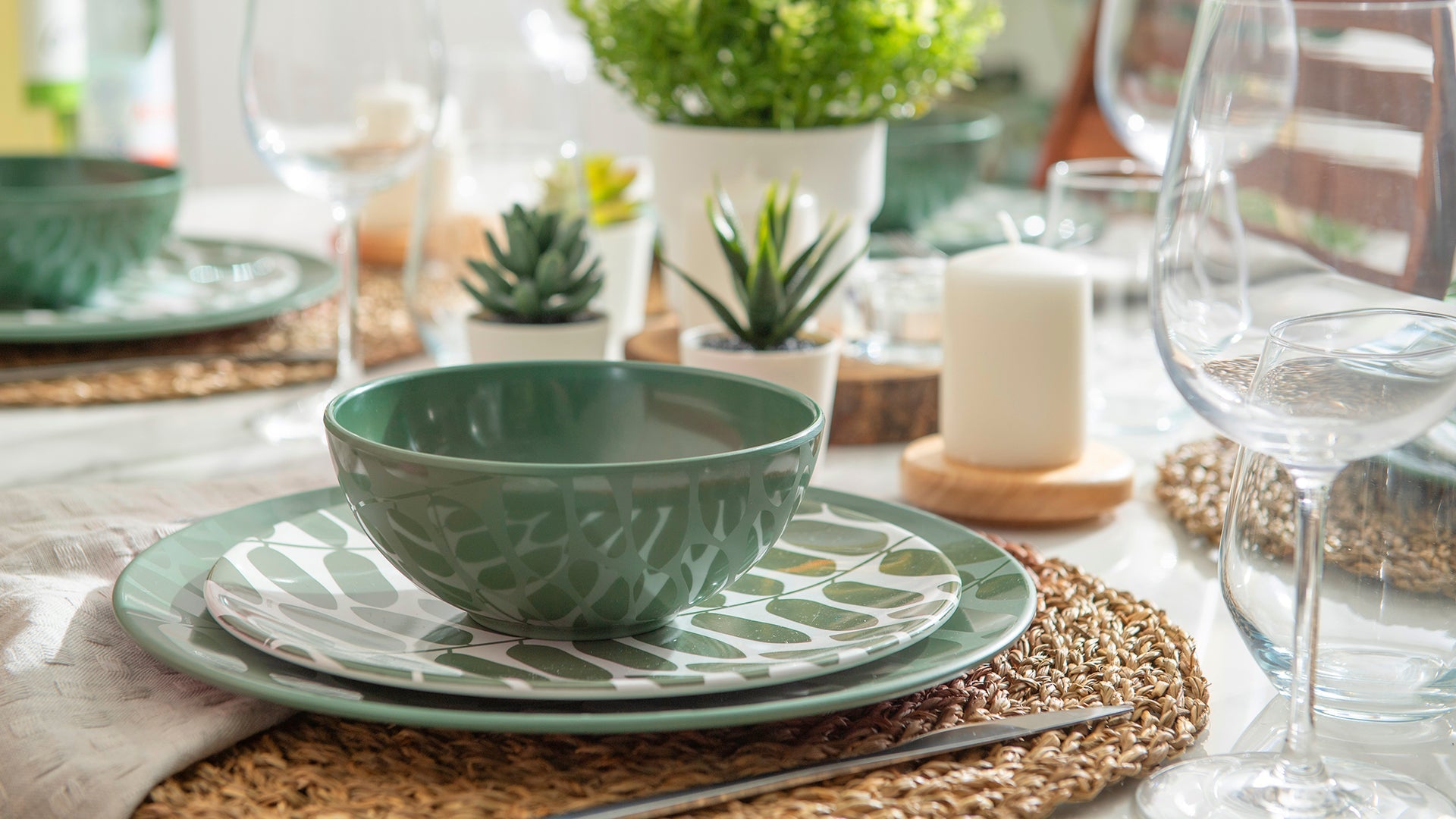 12-Piece Velvet Pine Green Melamine Dinnerware Set - Durable Plates & Bowls for Outdoor Dining, Picnics, and Camping