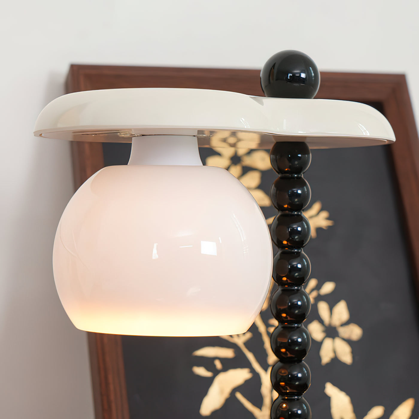 Everalda Modern Table Lamp - Stylish Bedside & Desk Lighting for Home & Office - Perfect for Reading, Working & Decorating