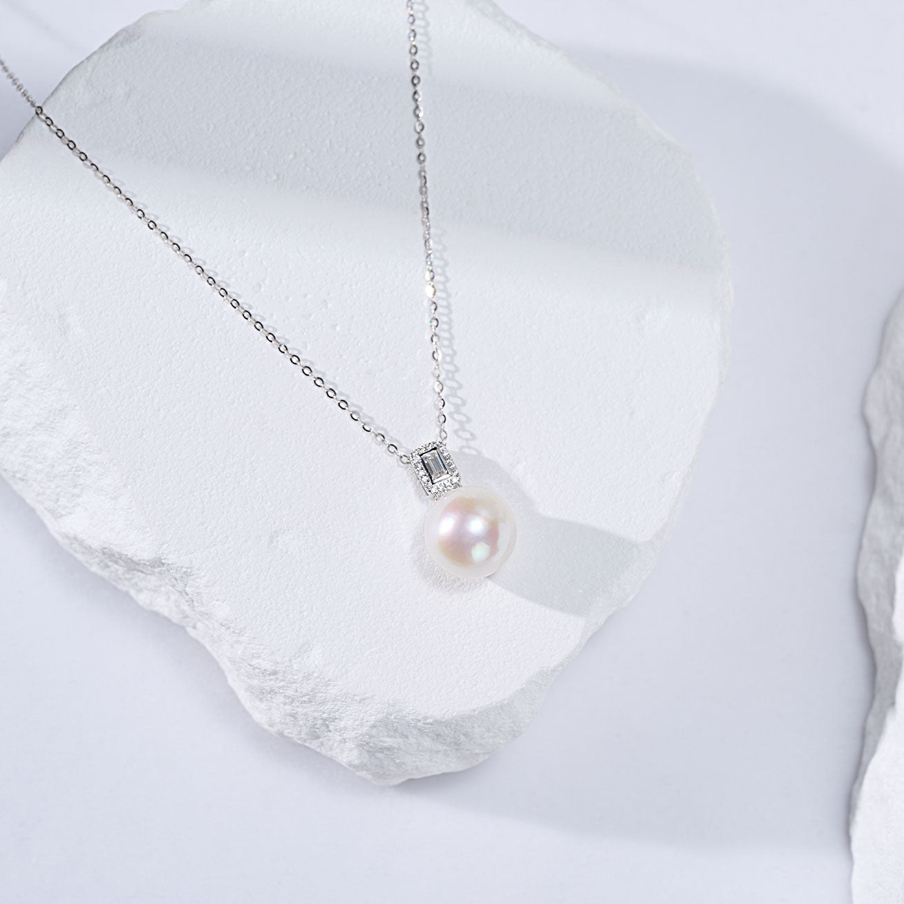 18K Solid Gold Edison Pearl Necklace KN00071 - Elegant Pearl Jewelry for Women, Perfect for Weddings, Parties & Special Occasions
