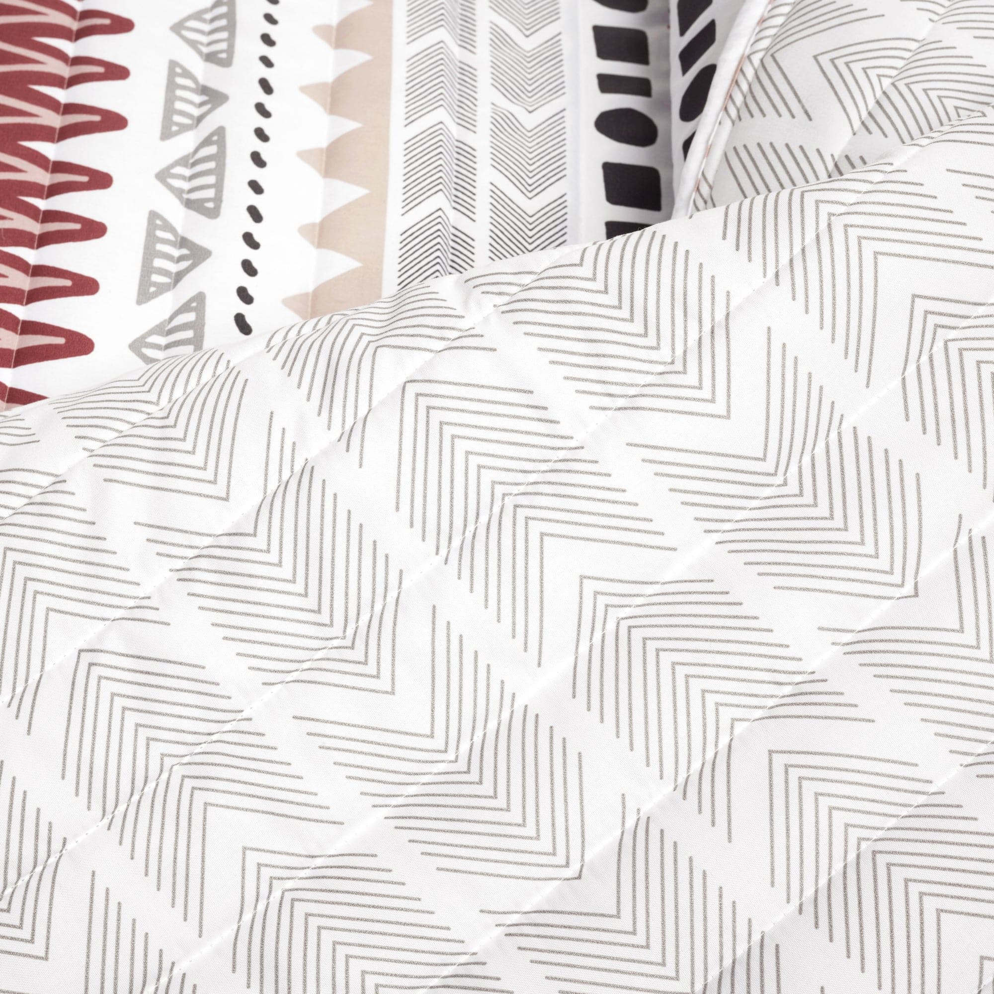 Southwest Stripe Reversible 3-Piece Quilt Set - King Size Bedding with Matching Pillow Shams, Southwestern Style for Bedroom & Guest Room Decor