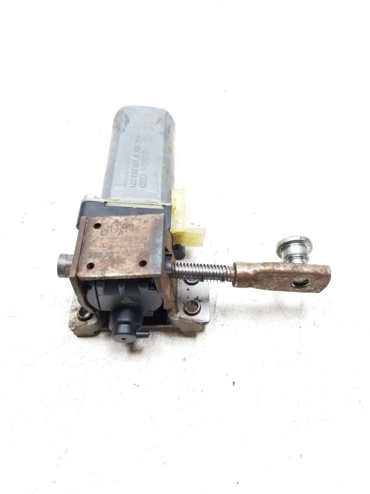 Original Porsche Cayenne Front Passenger Seat Adjustment Motor - 3PCS OEM Replacement Part for 2004-2006 Models | Perfect for Seat Repair & Comfort Upgrade