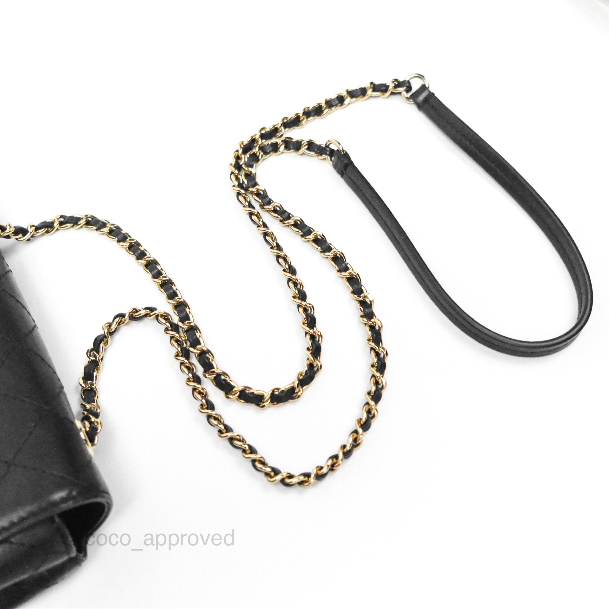 Authentic Chanel Small Flap Bag in Black Calfskin Leather - Perfect for Evening Events & Luxury Fashion Accessories