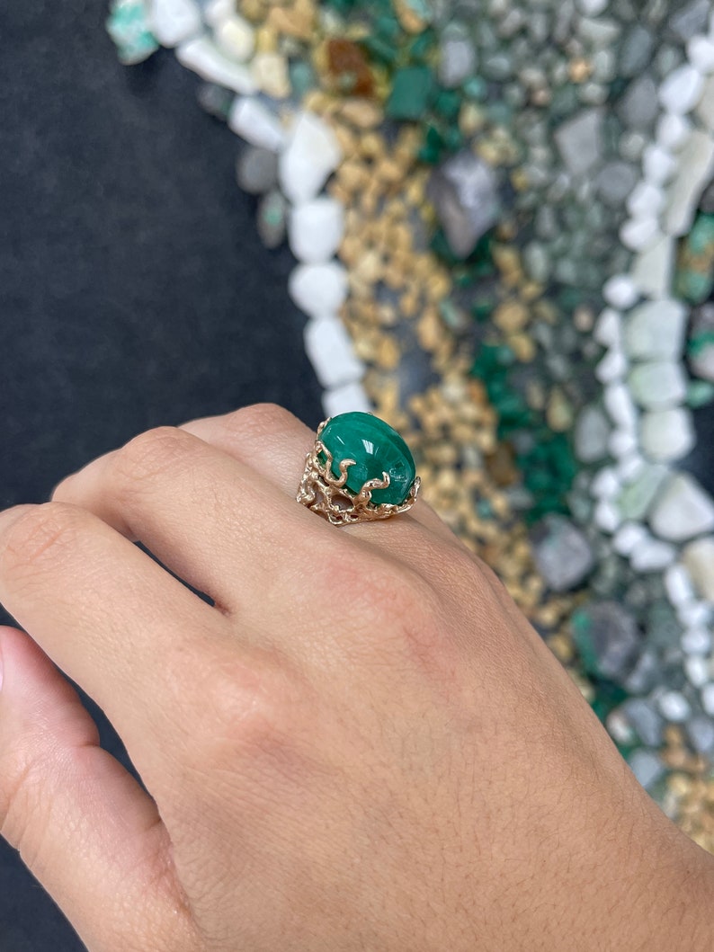 14K Gold Oval Emerald Solitaire Ring - Unisex Cabochon Prong Setting for Men & Women - Perfect for Engagement, Wedding, Anniversary & Everyday Jewelry