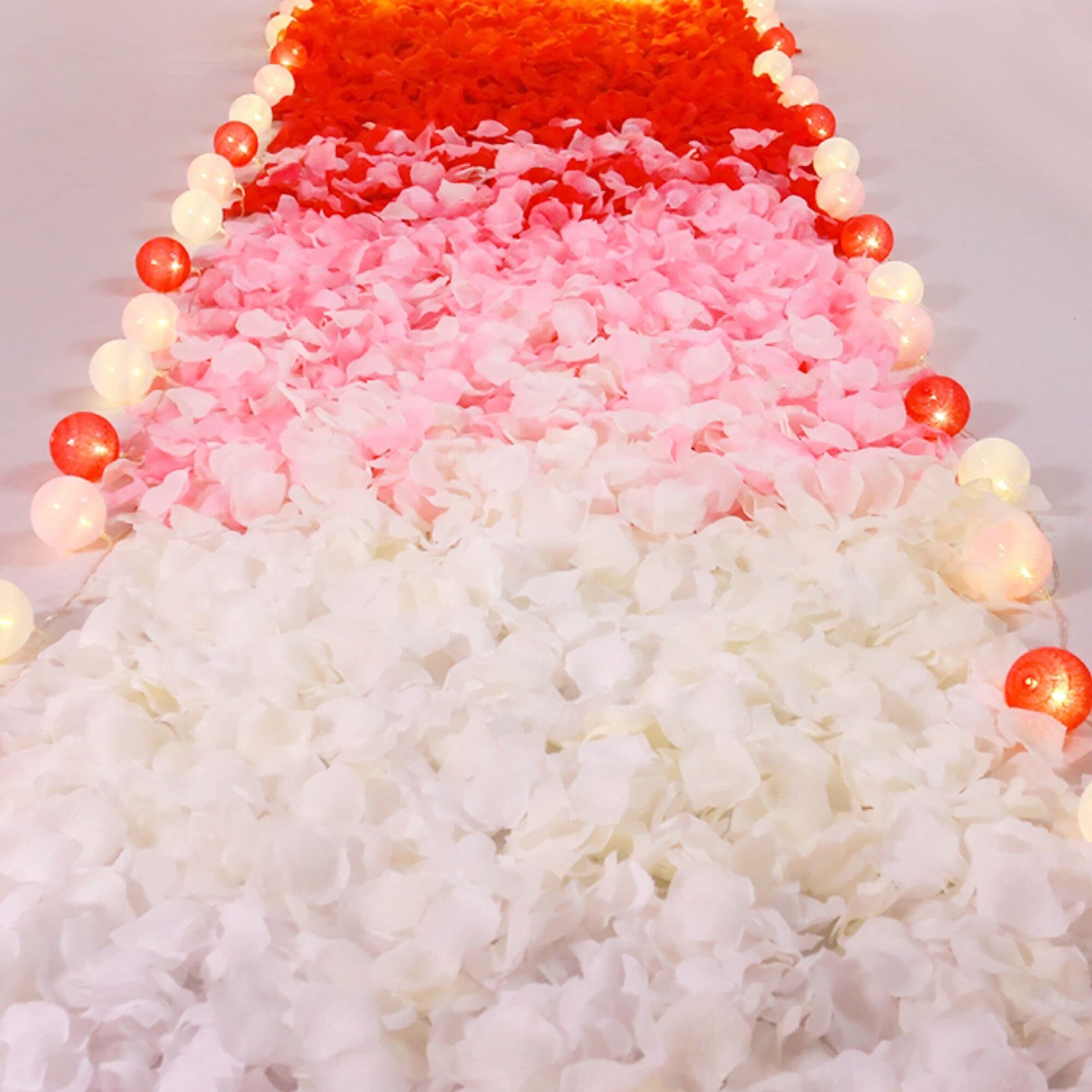 1200pcs White Silk Rose Petals - Artificial Flower Petals for Wedding Decorations, Party Table Confetti, Romantic Nights & Valentine's Day | Perfect for Aisle Scatter, Centerpieces, Photo Backdrops & Proposal Settings