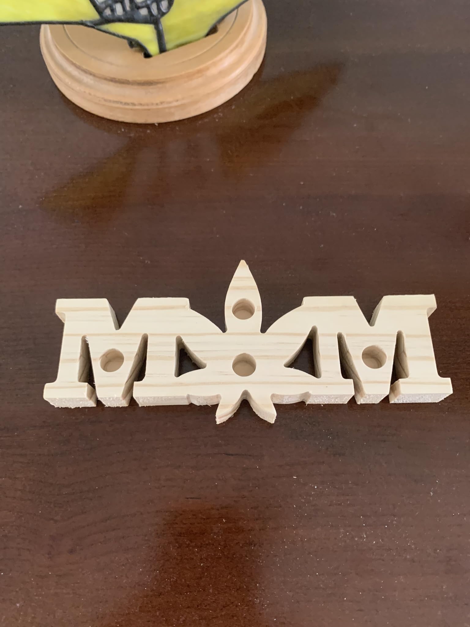 Premium Solid Wood Vape Pen Holder with Leaf Design - 3/4