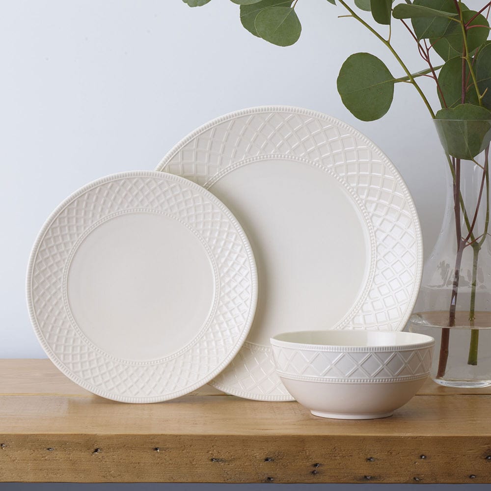 Napa Countryside 12-Piece Dinnerware Set - Service for 4 - Elegant Porcelain Plates, Bowls & Mugs - Perfect for Family Dinners, Entertaining Guests & Everyday Use