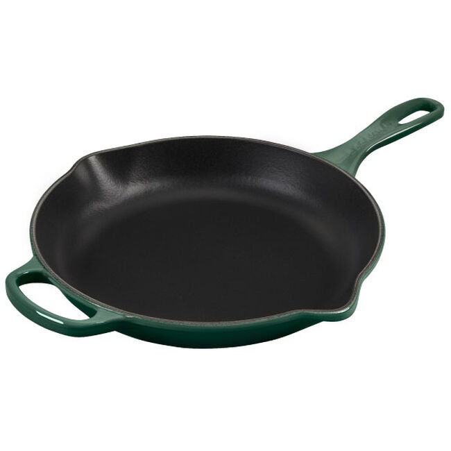 Le Creuset Signature 10.25 Inch Enameled Cast Iron Skillet - Premium Non-Stick Cookware for Searing, Baking & Frying - Perfect for Stovetop, Oven & Grill Use