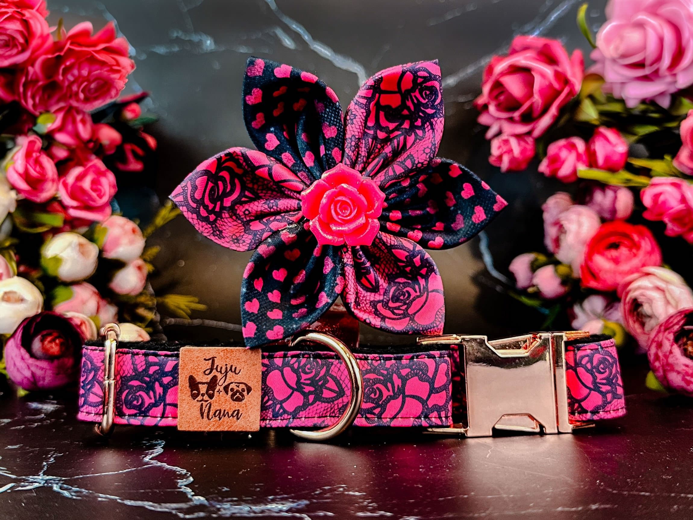 Elegant Dog Collar with Lace and Roses - Floral Pet Accessory for Small & Medium Dogs - Perfect for Walks, Photos & Special Occasions