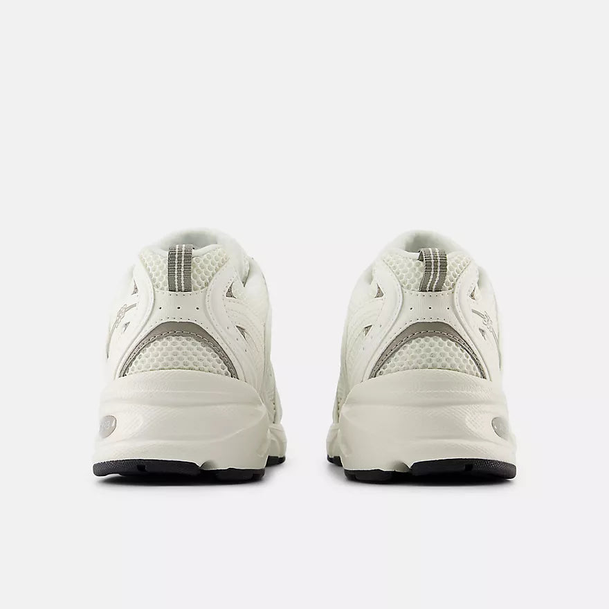 530 Sneaker White Silver Metallic - Lightweight Running Shoes for Men & Women - Perfect for Jogging, Gym Workouts & Casual Wear