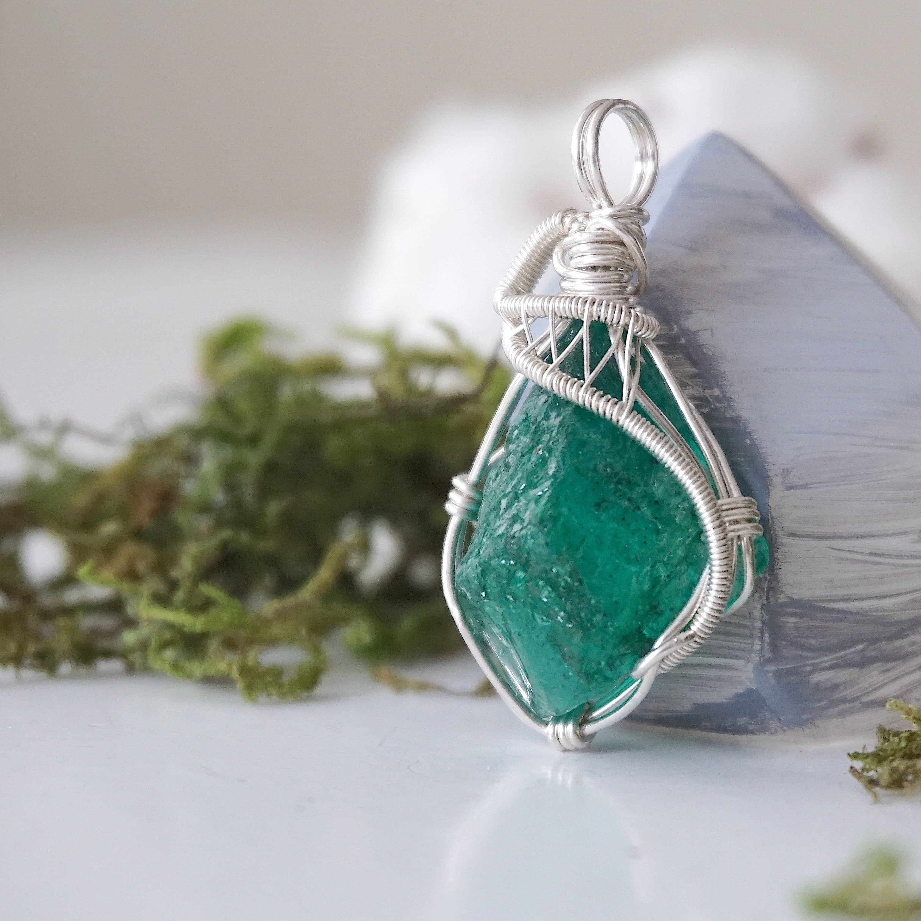 Natural Raw Emerald Pendant in 925 Sterling Silver - Handcrafted Jewelry for Women, Gift for Her, Birthday & Anniversary Present - Perfect for Everyday Wear & Special Occasions