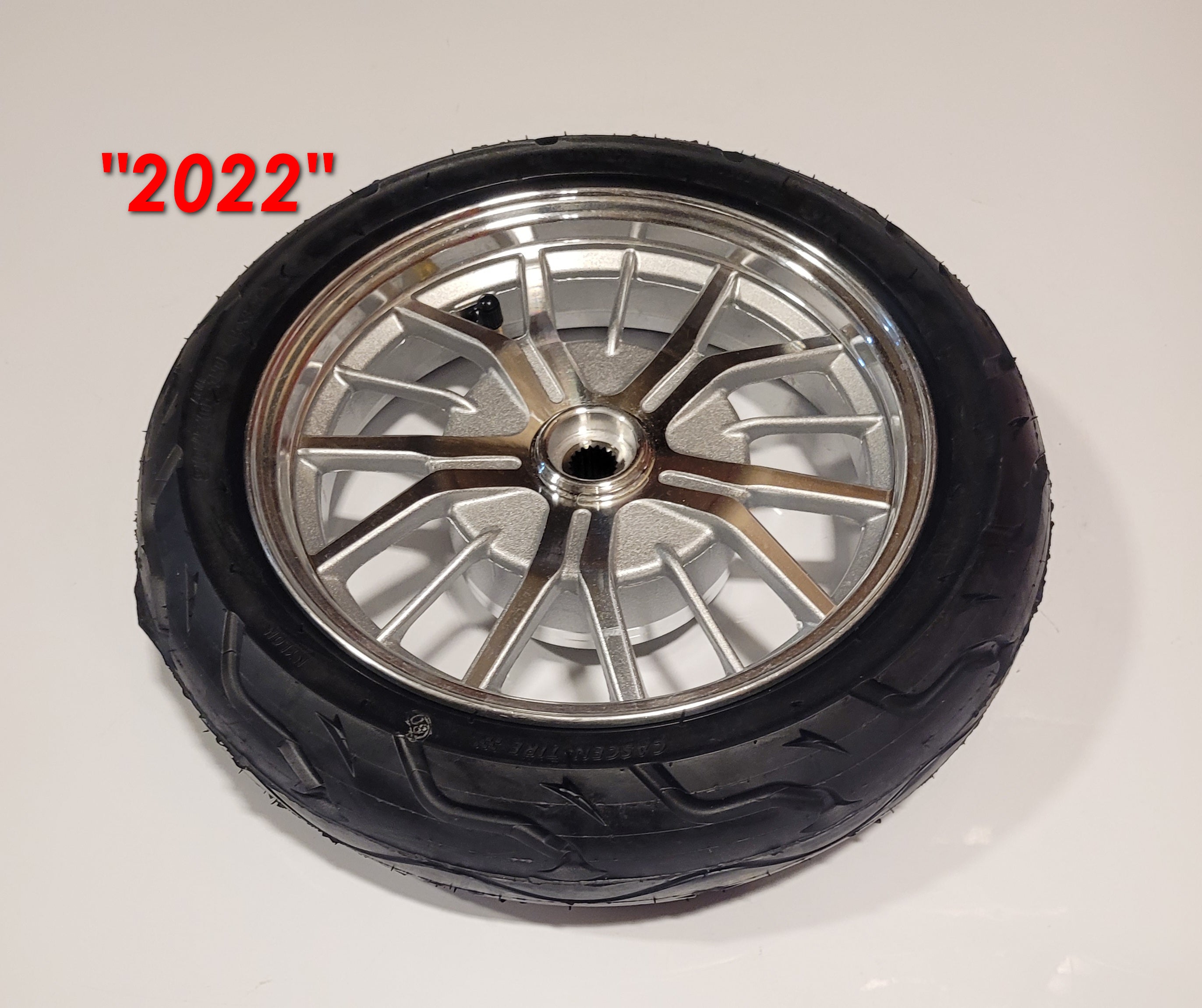 Chrome Rear Wheel Hub Cap for Cars & Trucks - Durable & Stylish Wheel Cover for Enhanced Vehicle Appearance - Perfect for Off-Road, Daily Commute & Car Shows