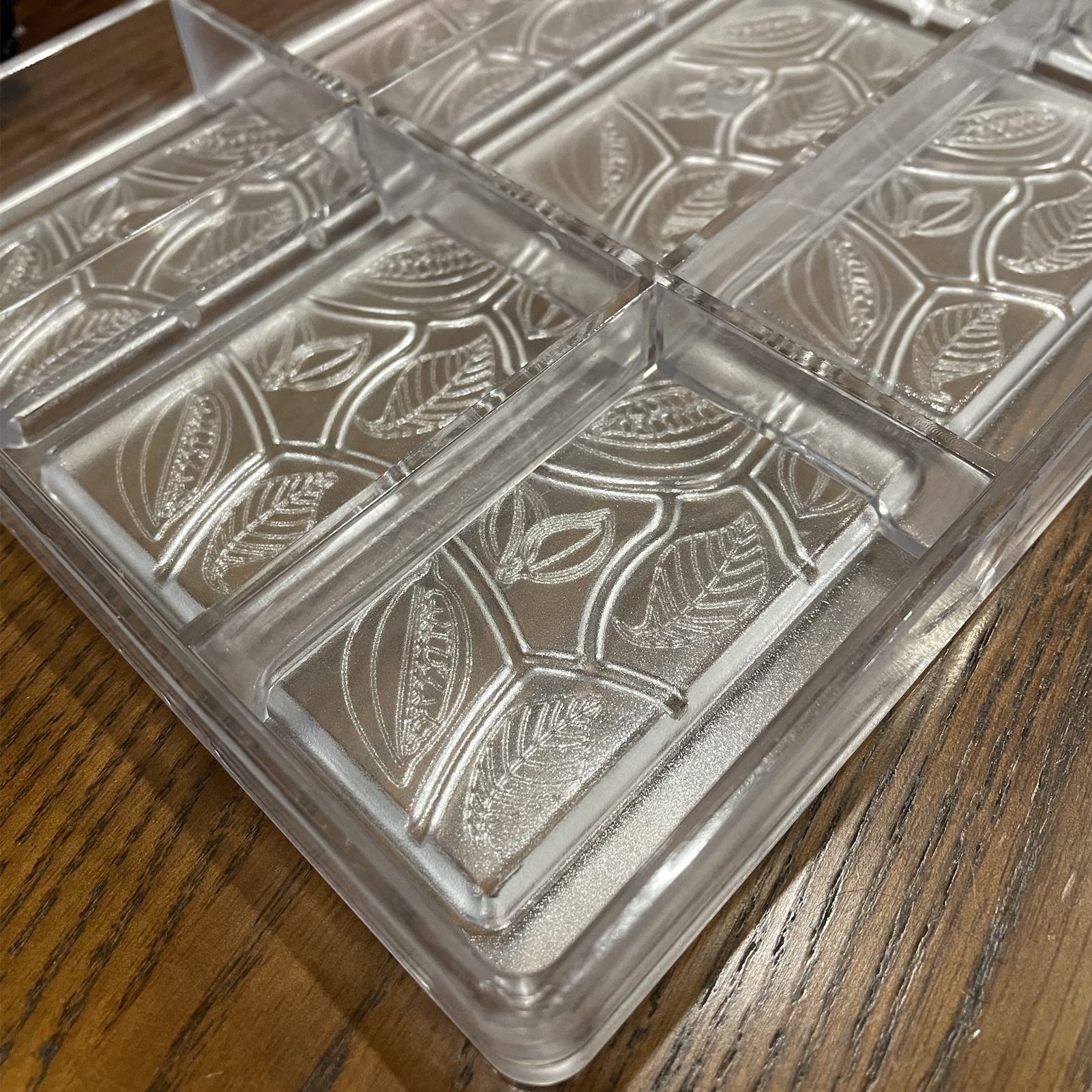 Premium Polycarbonate Chocolate Mold for DIY Candy Making - Cocoa Leaves Design - Perfect for Baking, Cake Decorating & Holiday Treats