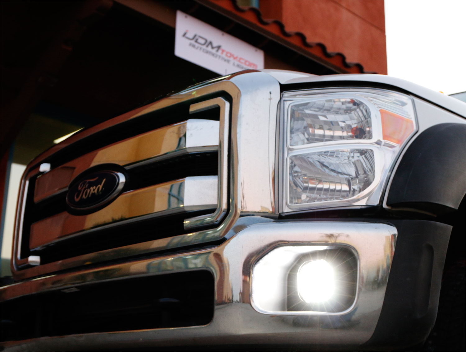 40W CREE LED Fog Light Kit - Clear Lens White for Ford F-250 F-350 F-450 & Excursion - High Visibility Off-Road Driving & Nighttime Safety