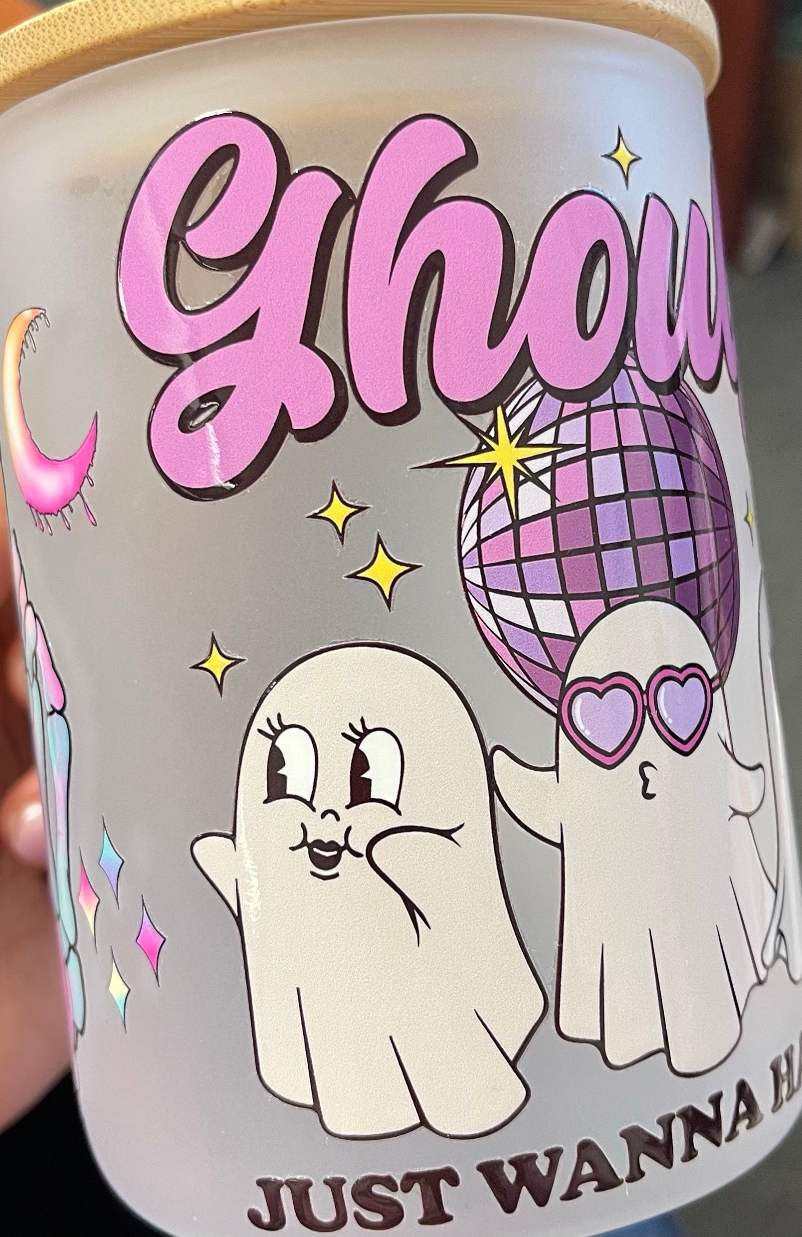 Spooky Halloween Ghouls Glass Tumbler with Handle - Perfect for Halloween Parties, Trick-or-Treating & Festive Drinkware