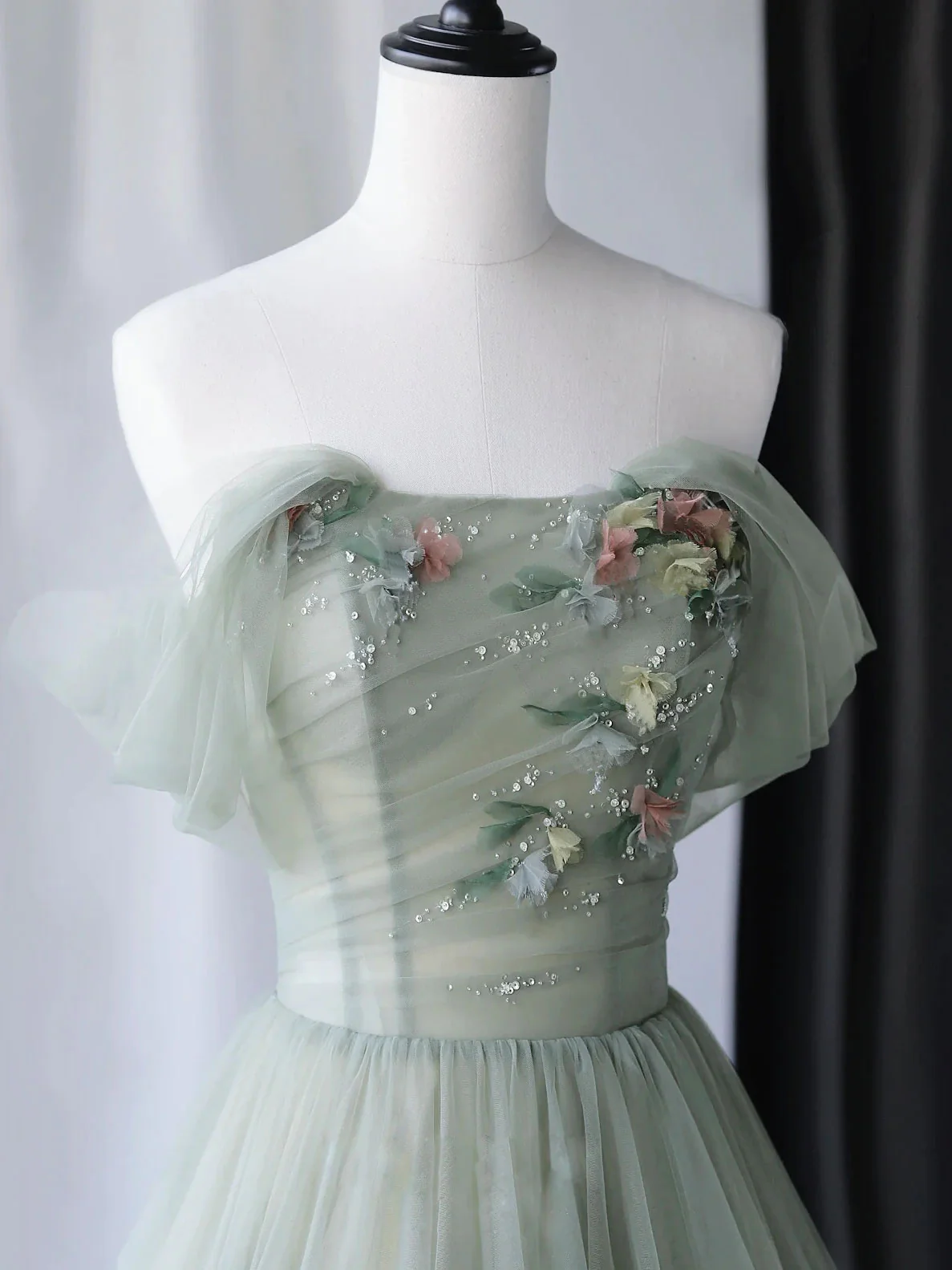 Elegant Gray Green Tulle Off Shoulder Long Prom Dress - A-Line Formal Graduation Gown for Women | Perfect for Prom Night, Homecoming, Wedding Guest & Special Occasions