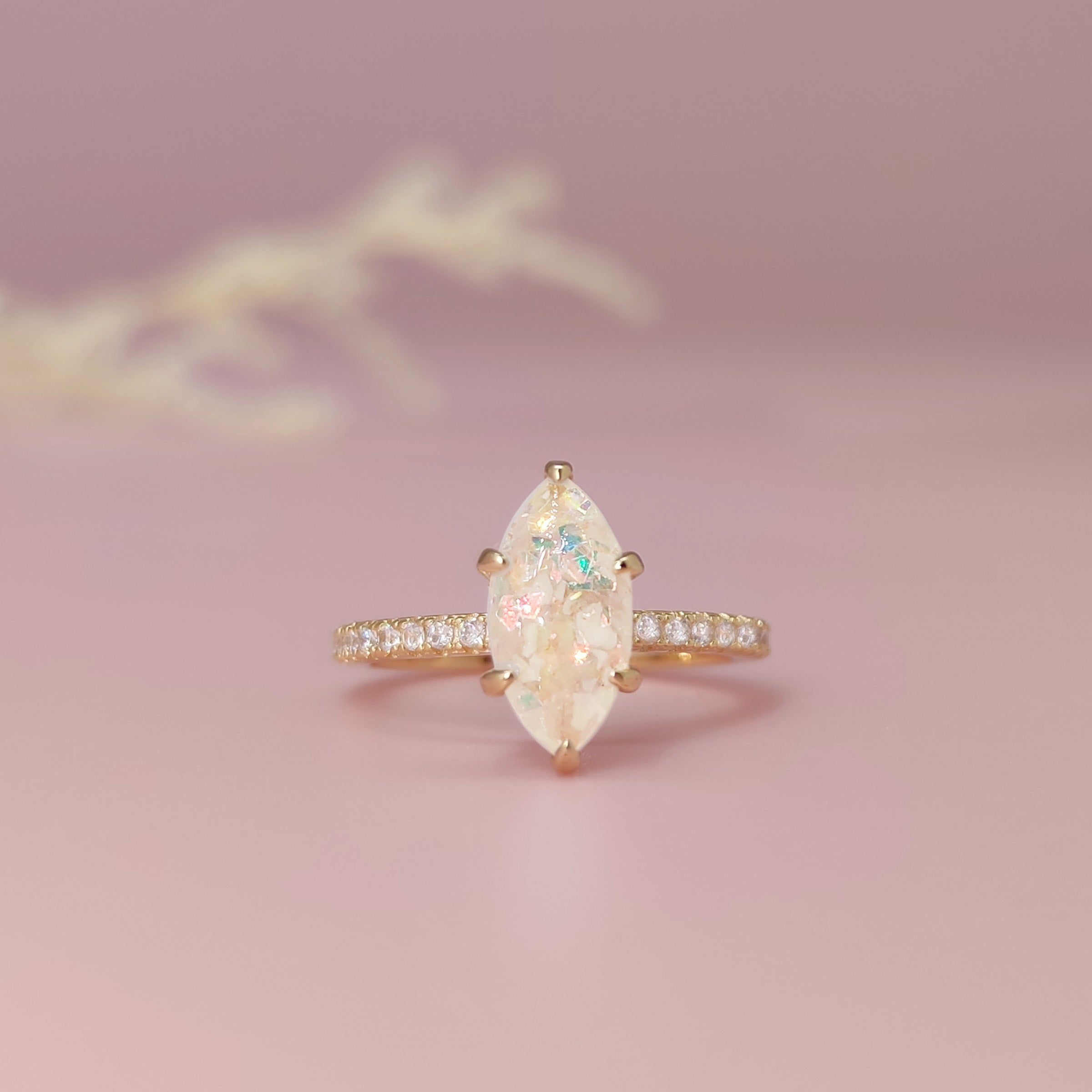 Eternal Light: Ashes Ring - Memorial Jewelry for Loved Ones | Handcrafted Silver Cremation Ring for Remembrance | Perfect for Funeral, Memorial Service & Everyday Wear to Honor Departed Souls