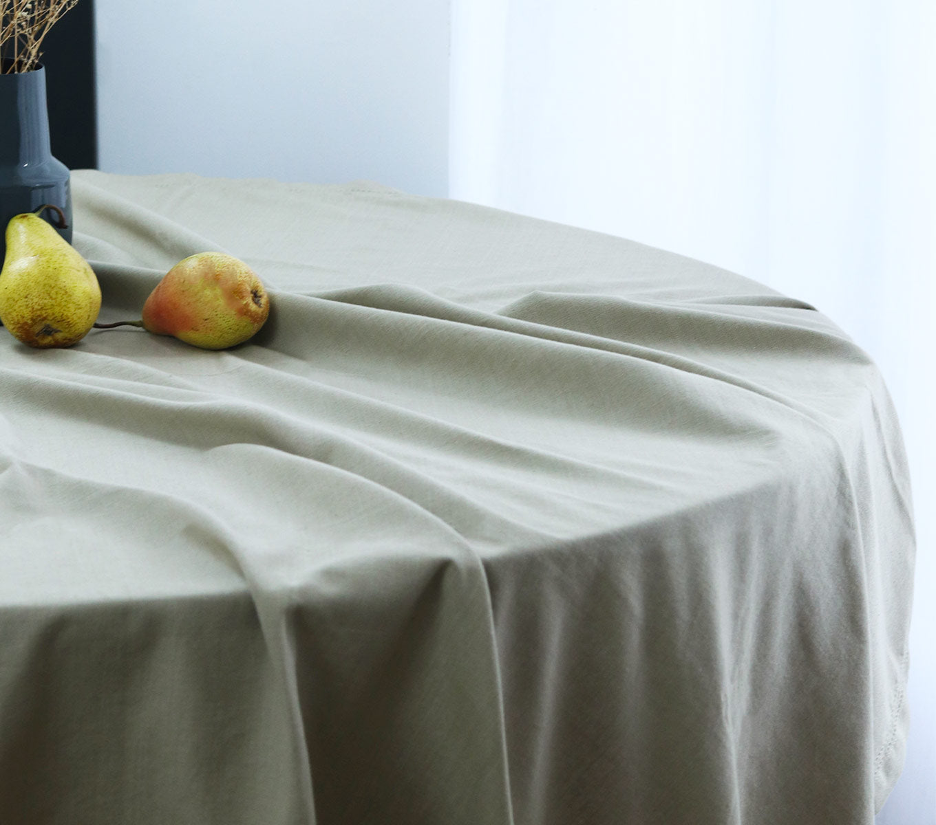 Premium Waterproof Tablecloth - Spill & Stain Resistant for Dining, Picnics & Parties - Washable & Durable Table Cover for Indoor & Outdoor Use