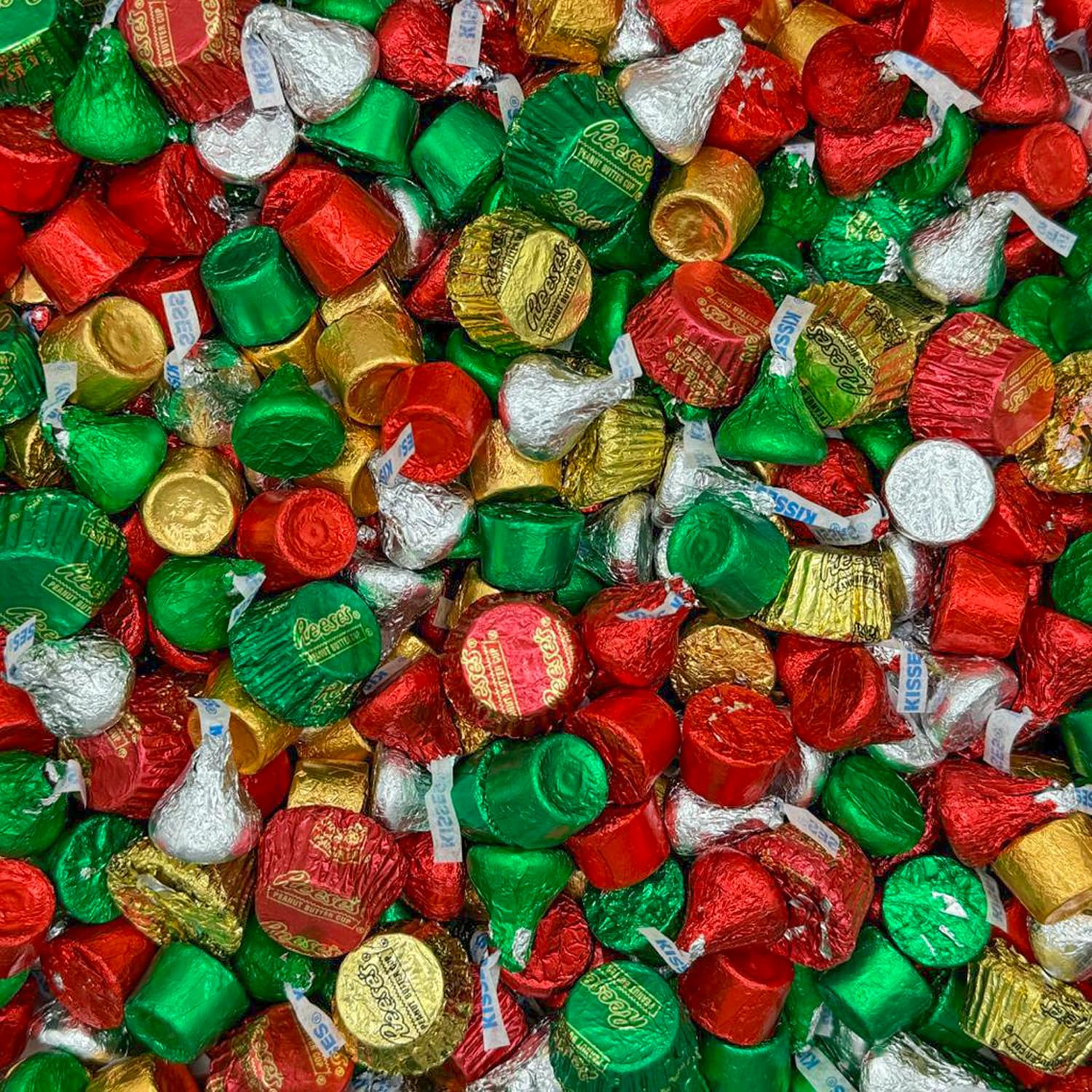 Christmas Holiday Candy Mix - 2LB Festive Assortment of Individually Wrapped Milk Chocolate Kisses, Caramel Rolos & Mini Peanut Butter Cups (Approx 145 Pieces) - Perfect for Holiday Parties, Stocking Stuffers & Gift Baskets