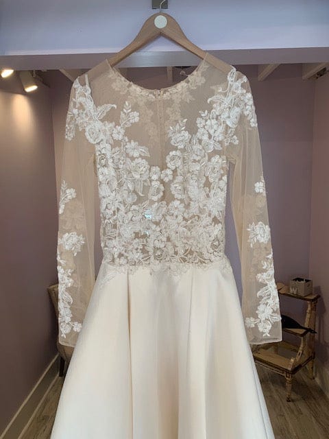 Monique Lhuillier BL19106 Wedding Dress Size 12 - Elegant Bridal Gown for Church Ceremony & Reception
