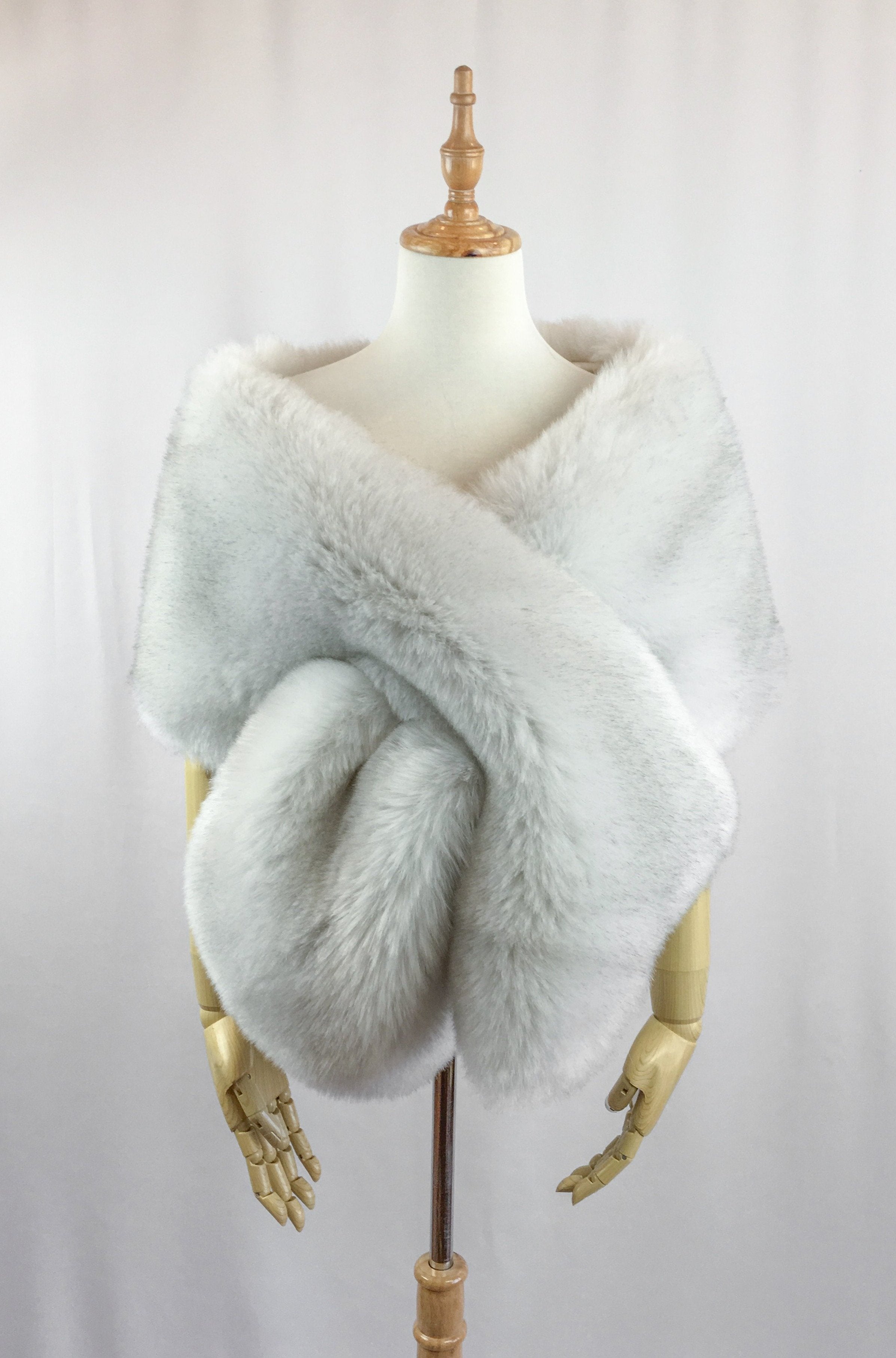 Lilian SGry01 Silver Grey Faux Fur Shawl - Soft Warm Winter Wrap Scarf for Women - Perfect for Parties, Weddings & Cold Weather Fashion