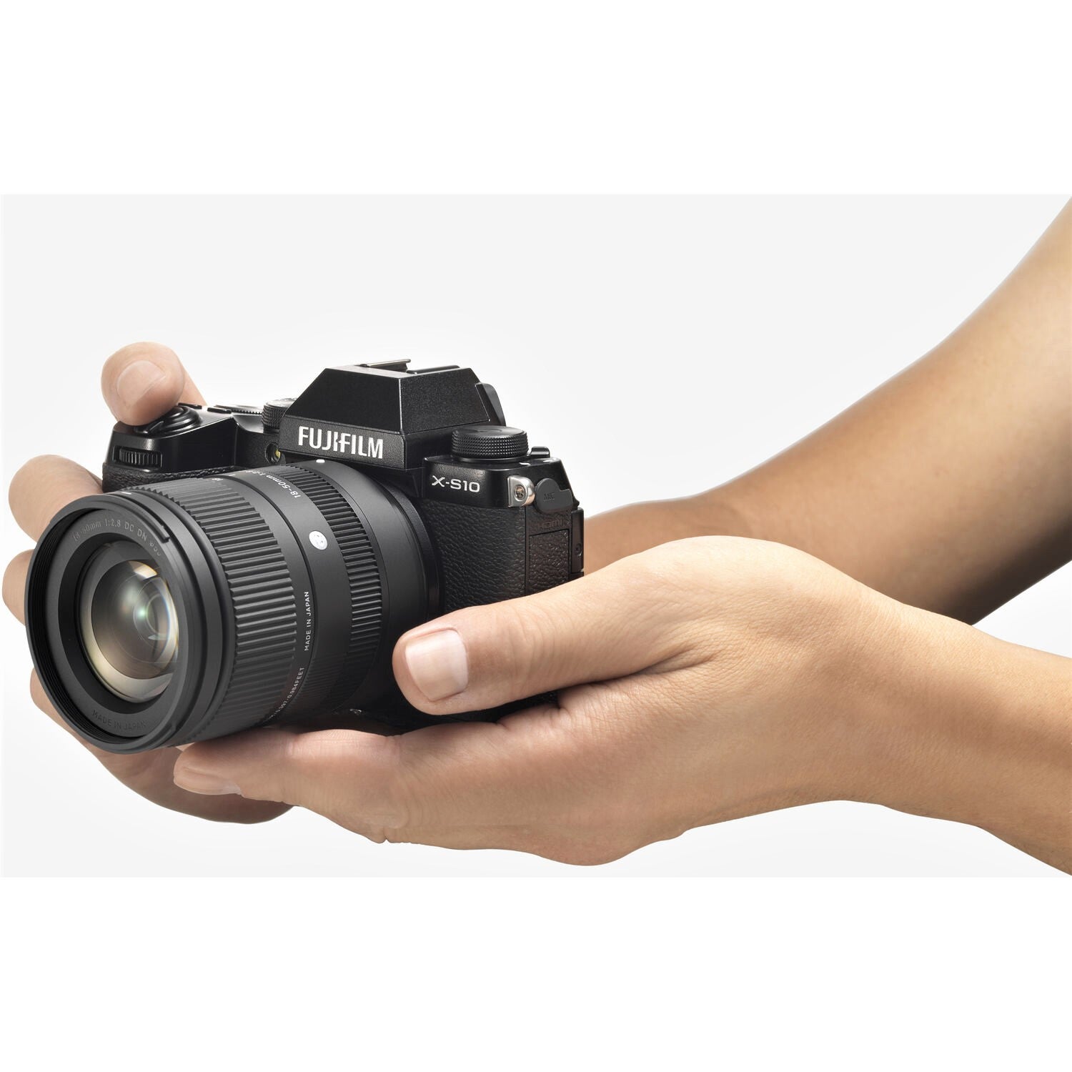 Sigma 18-50mm F2.8 DC DN Contemporary Lens for Sony E Mount - Compact & Fast Aperture Zoom Lens for Mirrorless Cameras, Perfect for Travel, Portrait & Street Photography