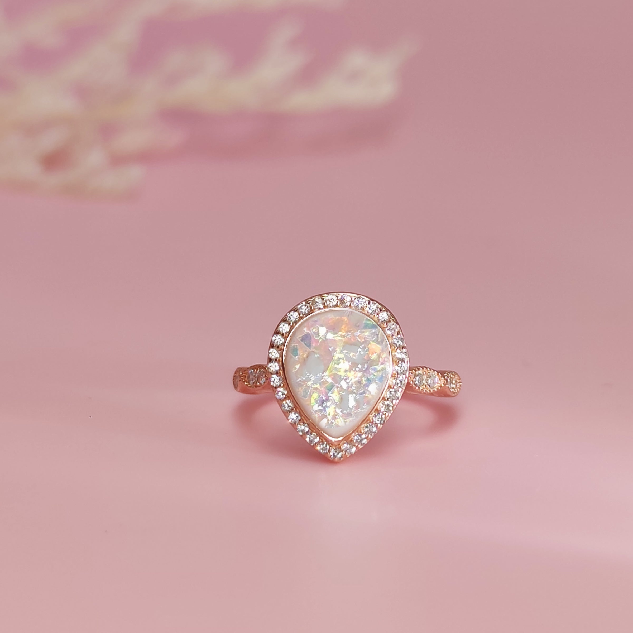 Lumina Essence Ashes Ring - Elegant Memorial Jewelry for Loved Ones | Perfect for Remembrance, Sympathy Gifts & Special Occasions