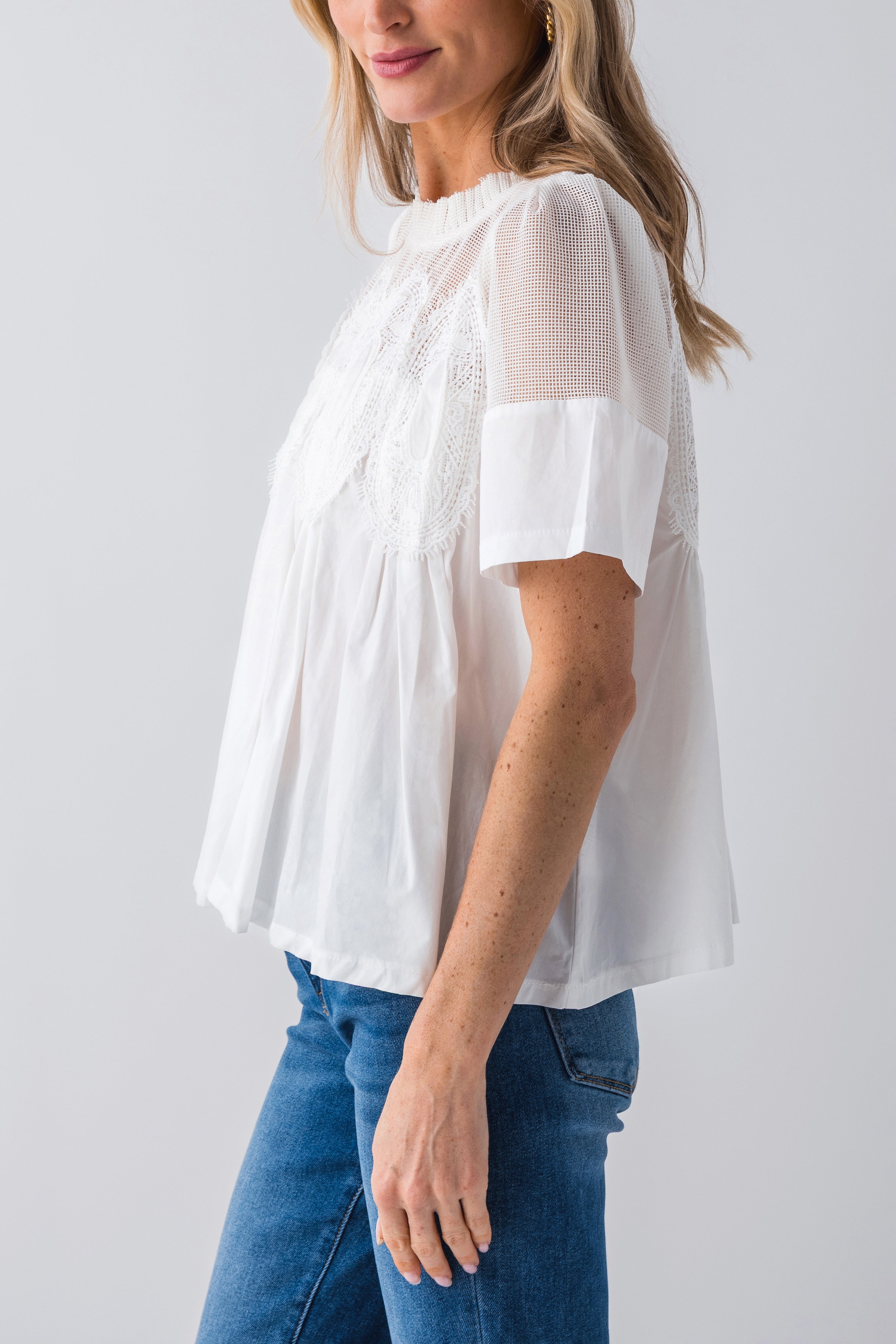 Stylish Fate Mesh Combined Top with Elegant Applique - Perfect for Casual Outings & Summer Parties
