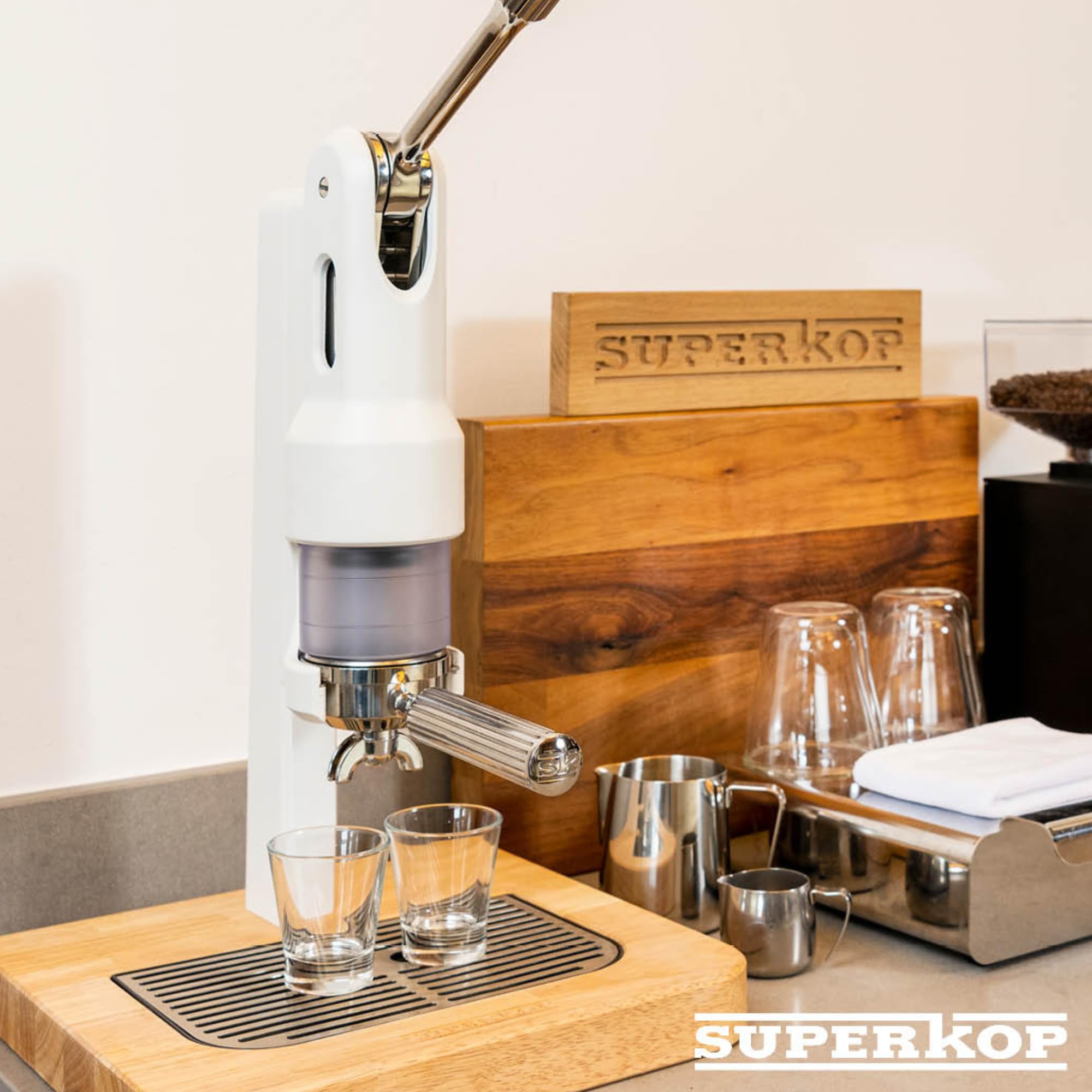 SUPERKOP Manual Espresso Machine & Coffee Maker - Portable Non-Electric Espresso Tool with 18g Capacity - Retro Style for Home & Commercial Use - Perfect for Camping, Office & Small Kitchens - White