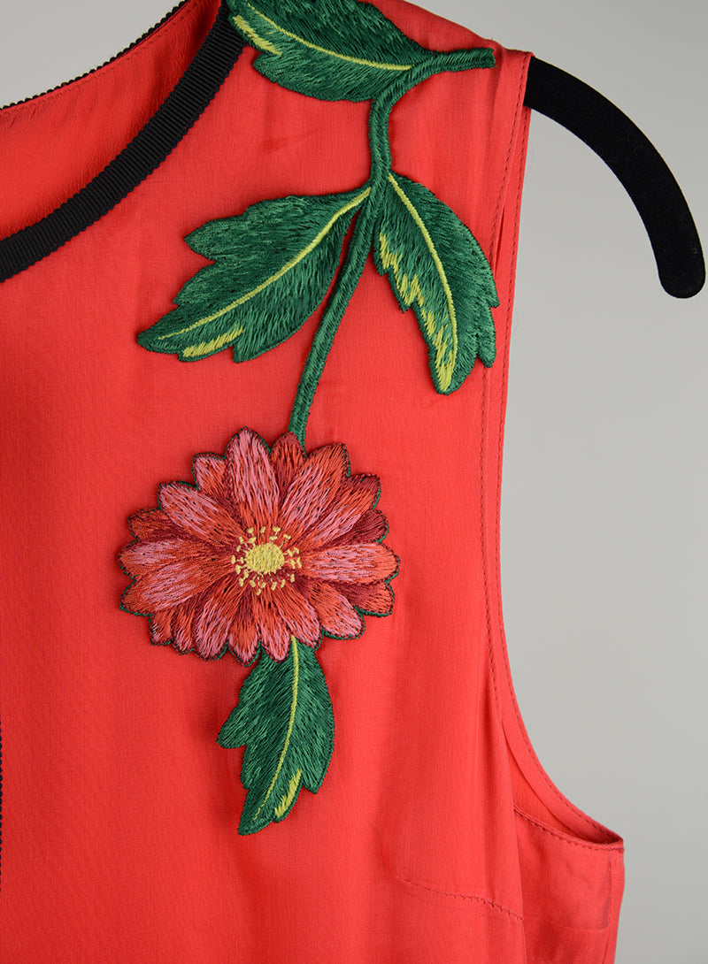 Gucci Red Long Dress with Floral Embroidery - Size 40 | Elegant Evening Gown for Parties, Weddings & Special Occasions