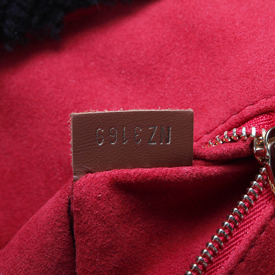 Louis Vuitton Monogram Fleece Teddy Onthego GM M55420 Handbag - Stylish Designer Tote for Women, Travel, Work & Everyday Use