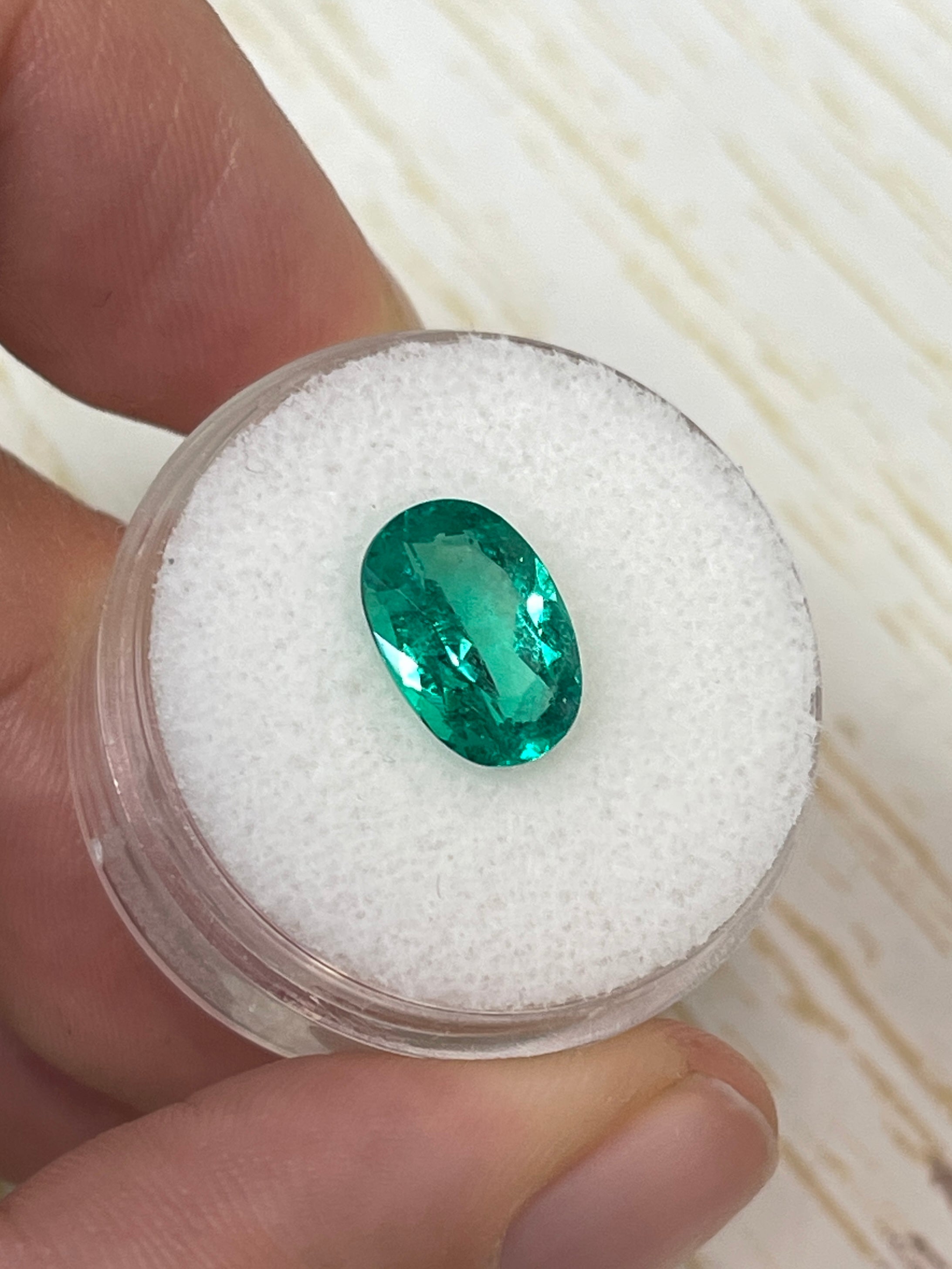 2.40 Carat Natural Colombian Emerald Gemstone - 11x8mm Oval Cut VVS Clarity Loose Green Emerald for Jewelry Making, Engagement Rings & Fine Collections