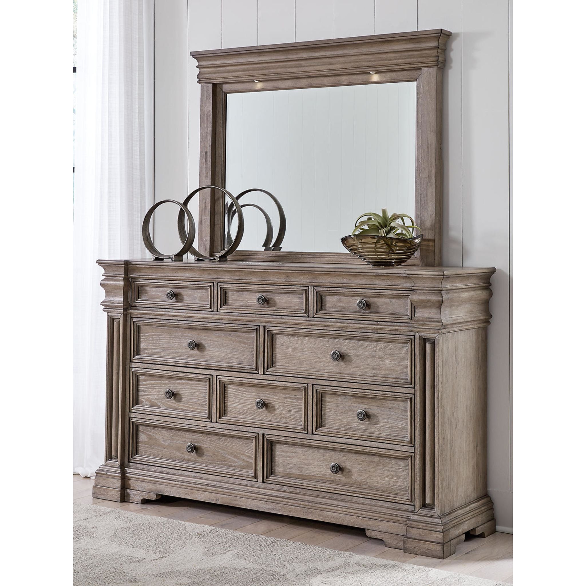 Blairhurst 6-Piece King Size Bedroom Set in Light Grayish Brown - Perfect for Modern Master Bedrooms & Guest Rooms